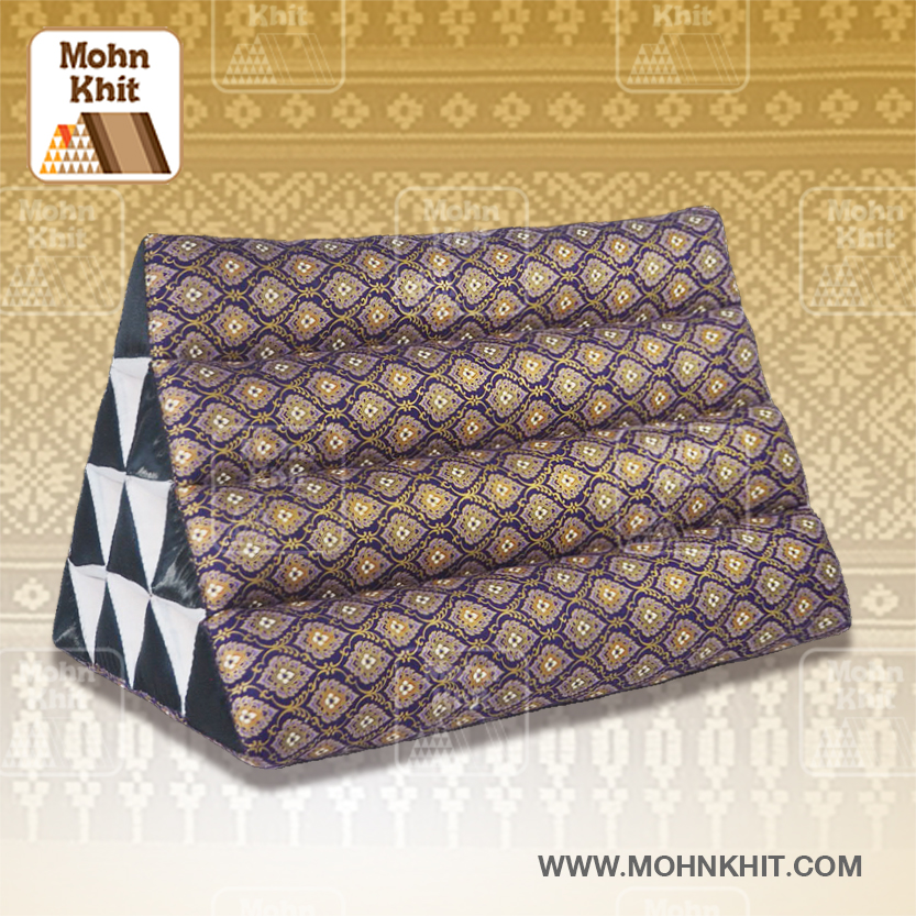 หมอนสามเหลี่ยม15ช่องพิมพ์ทอง 55cmx38cmx40cm// Thai Tri-angle Cotton kapok Traditional Floor Cushions .