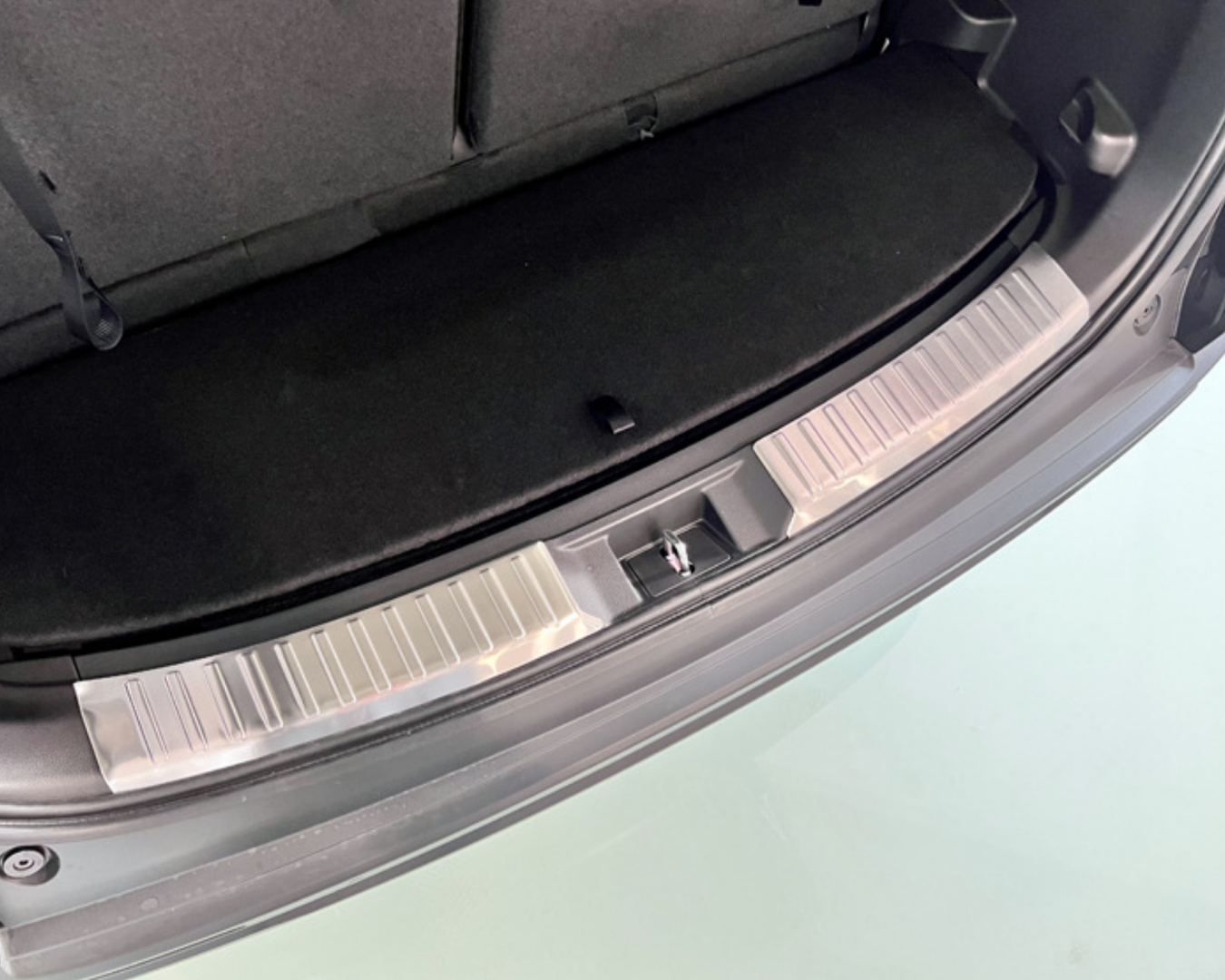 เพลทกันรอยท้ายด้านใน Honda CR-V G6 2023-2026