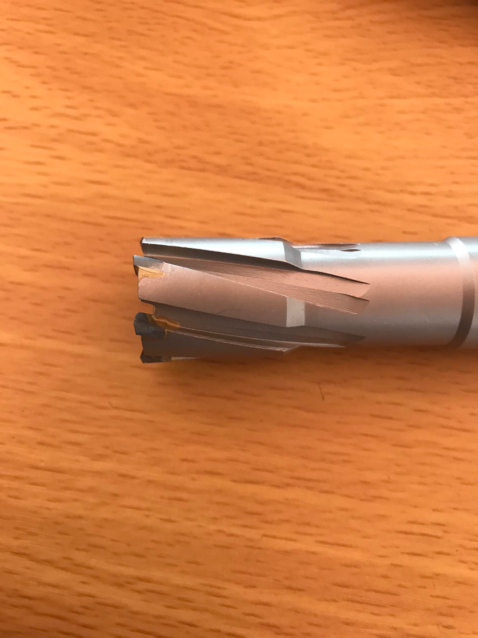 ดอกสว่านเจ็ทบอส แบบโฮลซอว์คาร์ไบสำหรับเจาะเหล็กหนา ด้วยสว่านแม่เหล็กไฟฟ้า ขนาด21*35 มม. #2135