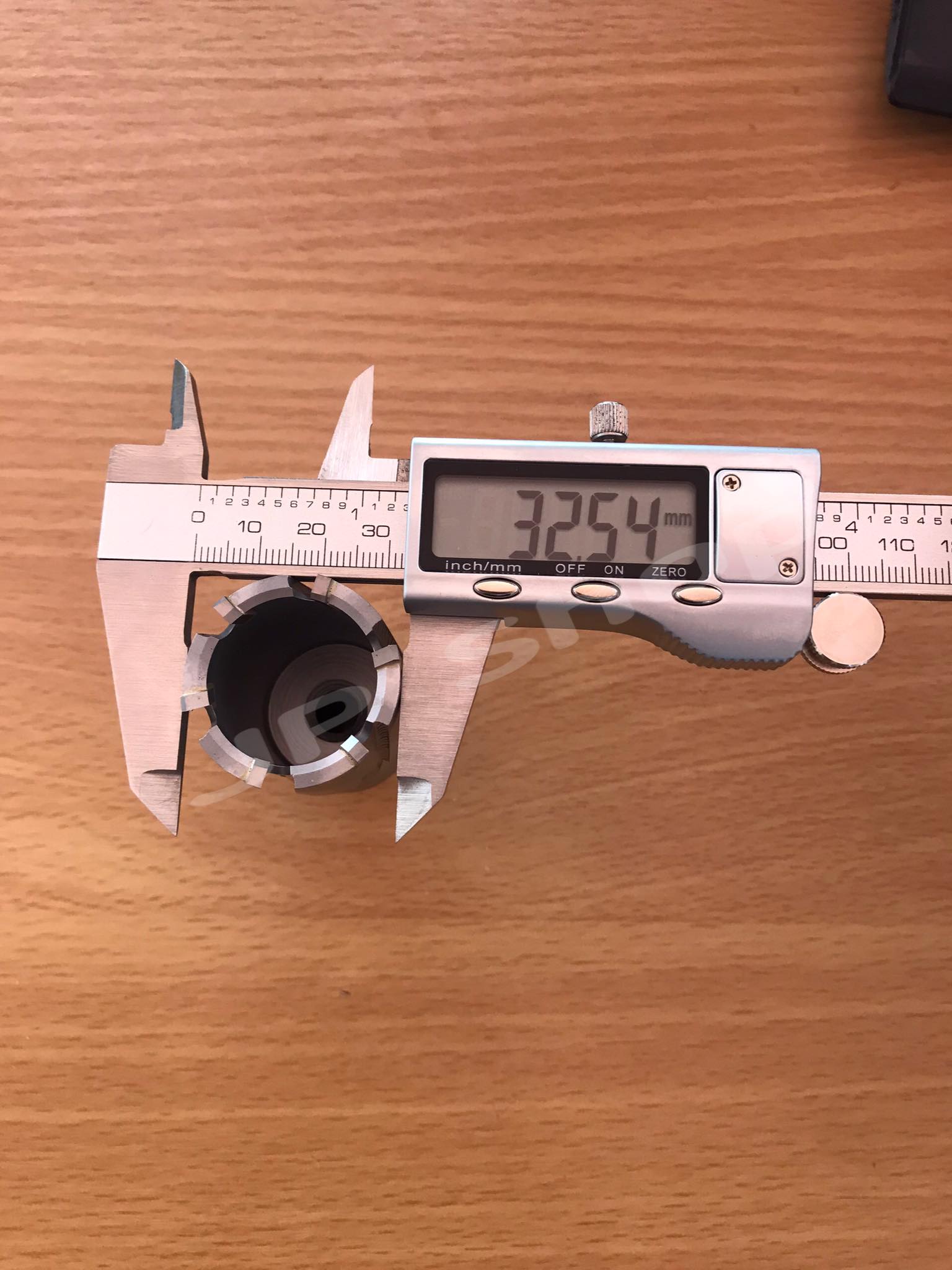 ดอกสว่านเจ็ทบอส แบบโฮลซอว์คาร์ไบสำหรับเจาะเหล็กหนา ด้วยสว่านแม่เหล็กไฟฟ้า ขนาด33*35 มม. #3335