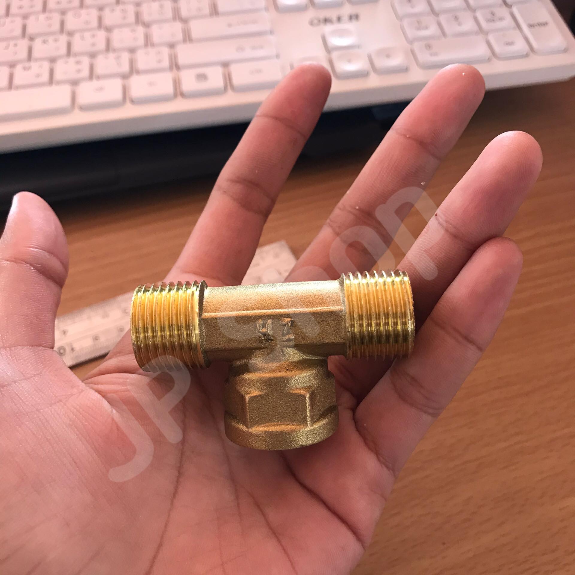 ข้อต่อสามทางทองเหลืองขนาด 4 หุน เกลียวนอก-นอก-ใน ข้อต่อ สามทาง เกลียวใน1 เกลียวนอก 2 ทองเหลือง ขนาด 4 หุน #1654