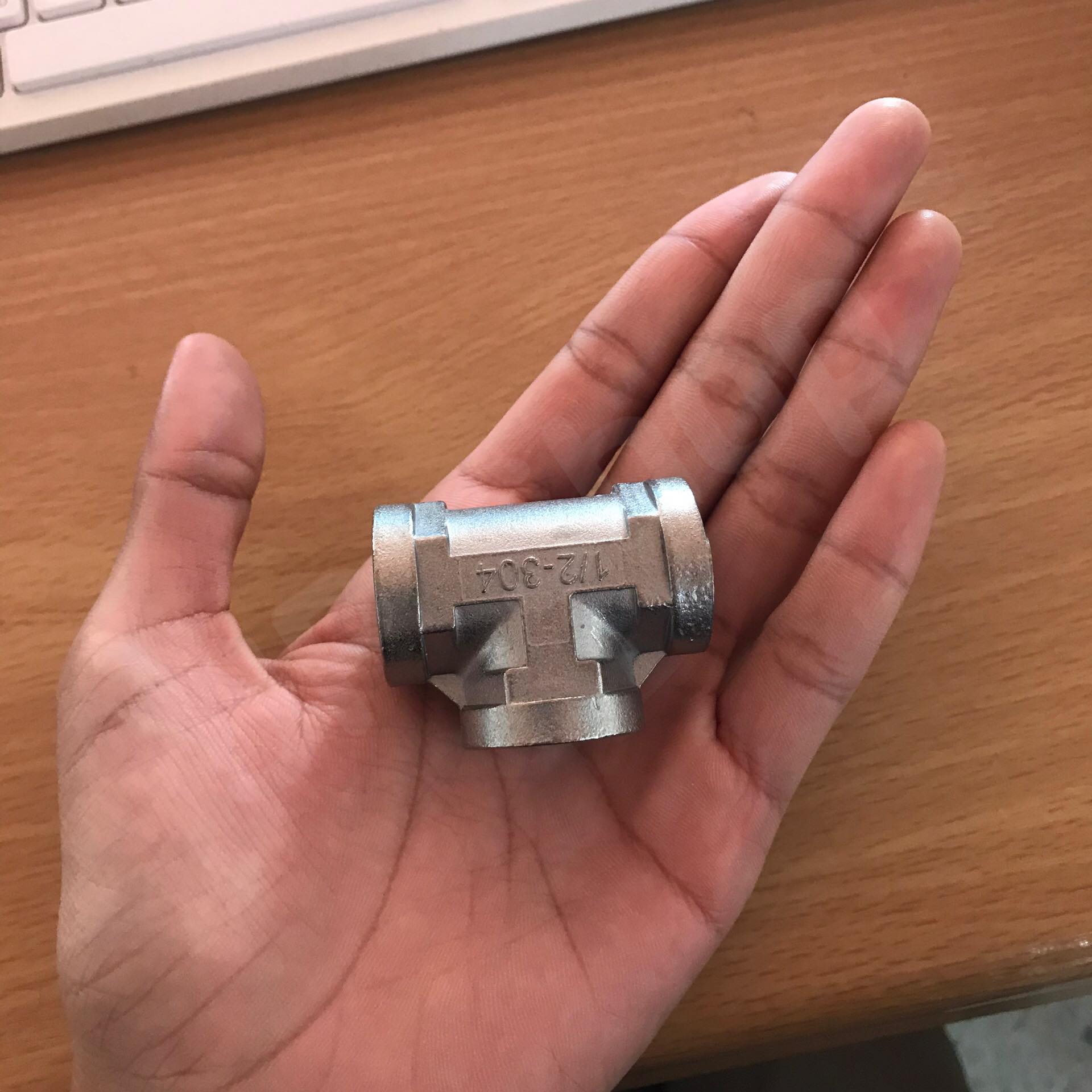 ข้อต่อสามทางสแตนเลส304 เกลียวใน ขนาด 4 หุน สแตนเลส304 ข้อต่อ สามทาง ขนาด4 หุน #2854