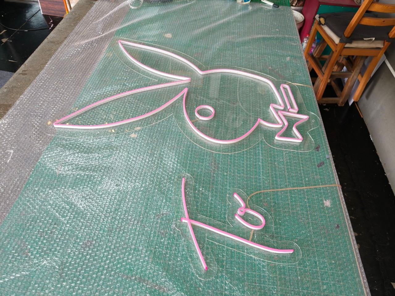 ป้ายไฟดัด กระต่าย