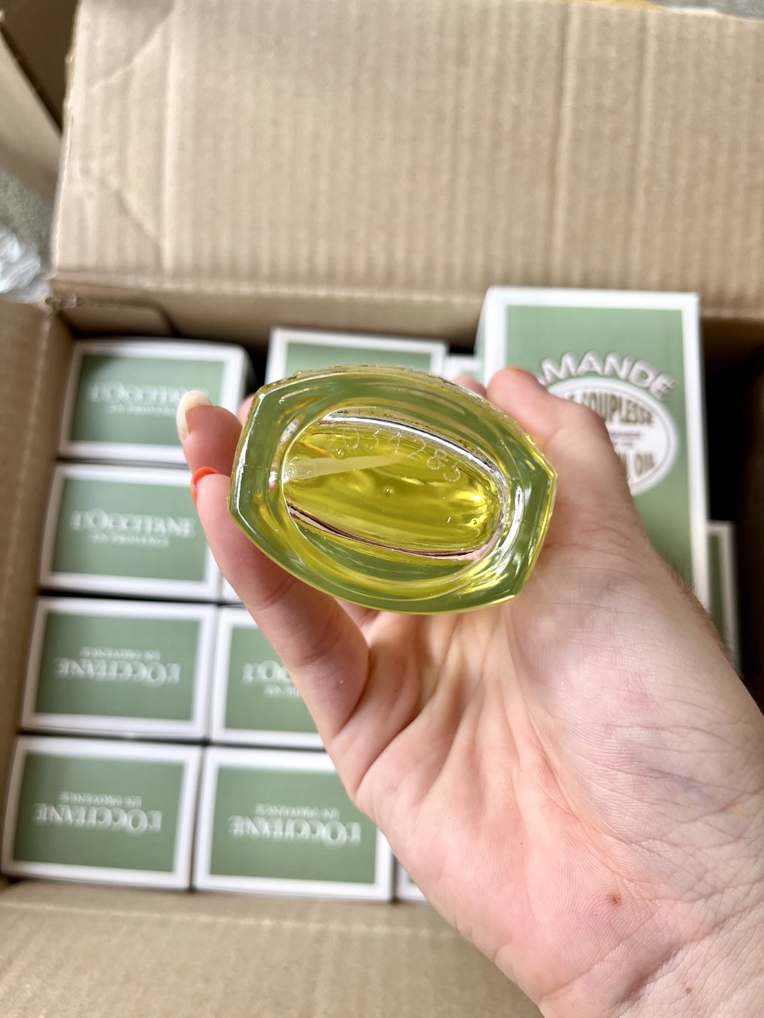 L’Occitane Almond Supple Skin Oil 100ml. ออยล์บำรุงผิว