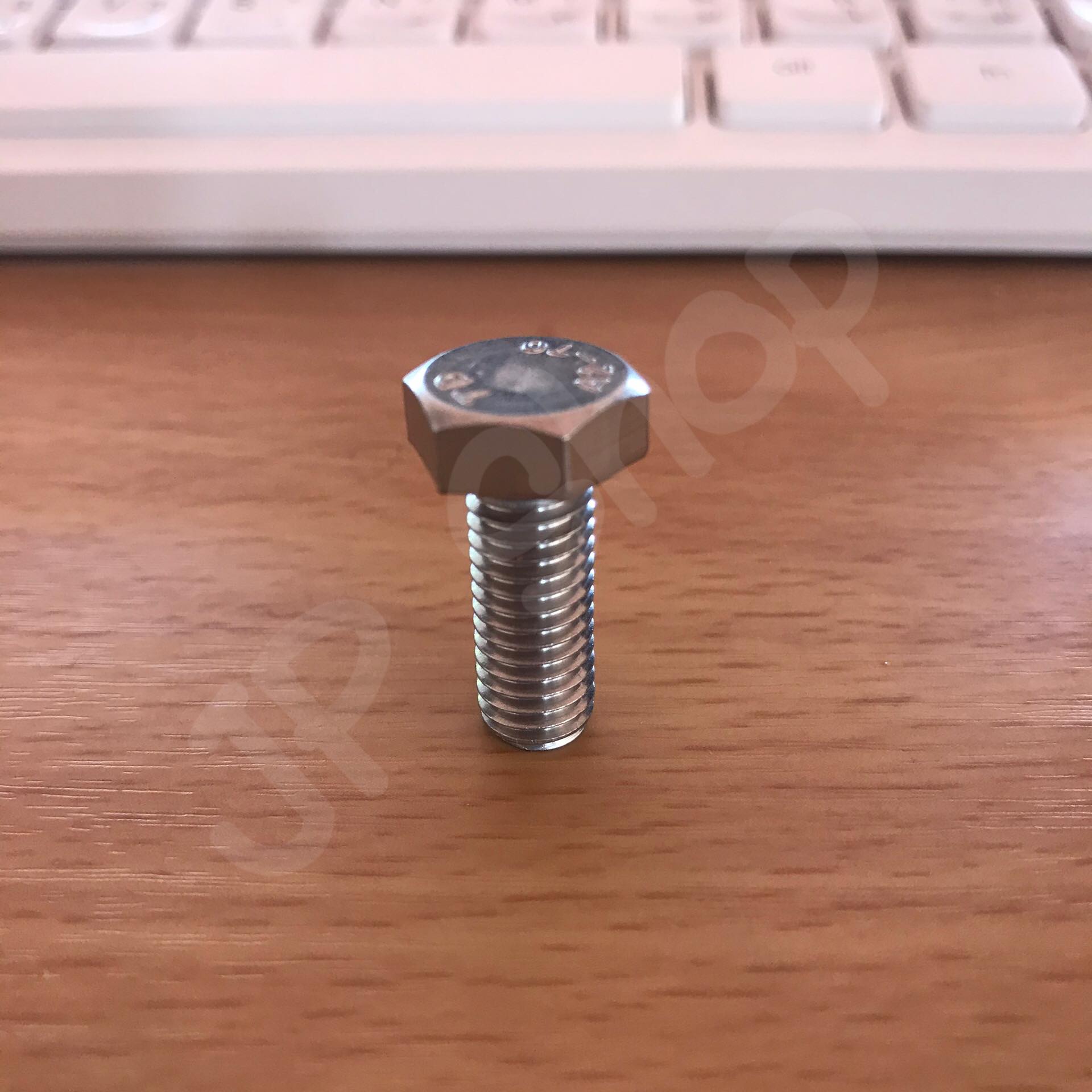 M8 สกรูหัวเหลี่ยม 8มม. ยาว20 มม. แถมหัวน๊อต+แหวน แพ็คละ10ชุด สแตนเลส 201 ส่งไว ภายใน 24 ชั่วโมง สั่งเลยๆ โกดังประเทศไทย