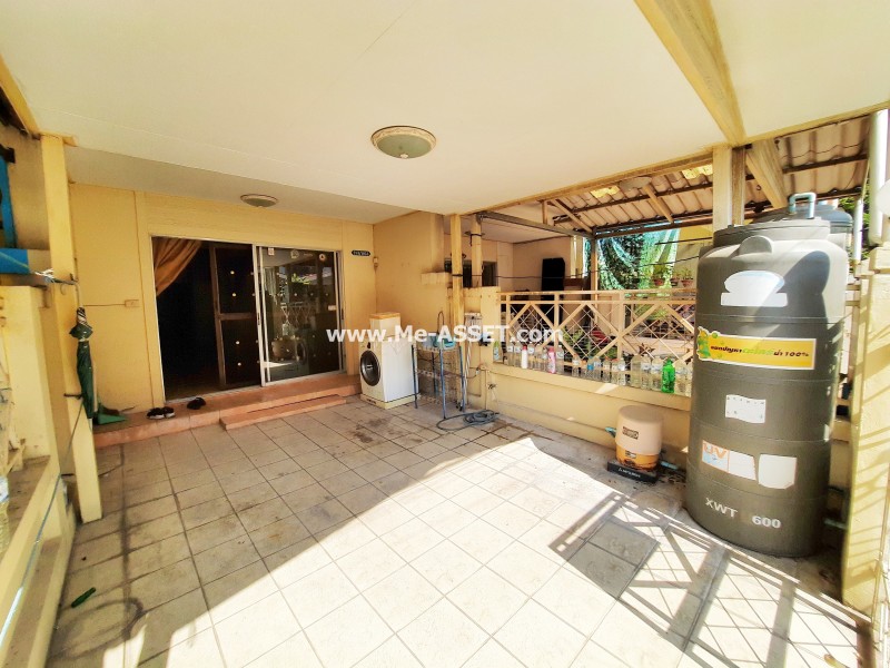 ขายทาวน์เฮ้าส์ ย่าน เคหะร่มเกล้า ราษฎร์พัฒนา น้อมเกล้า : พูนสินธานี 3 / 2 ชั้น 17 ตารางวา