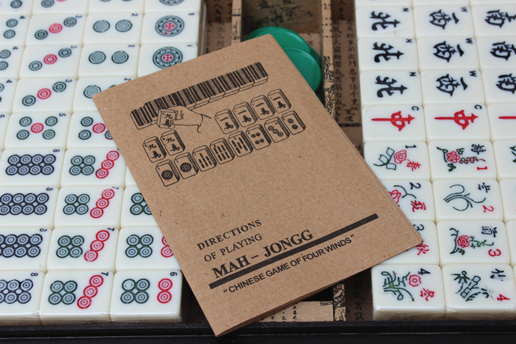 ชุดไพ่นกกระจอกกล่องหนัง