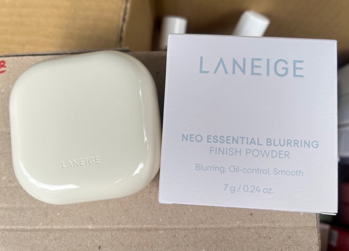 Laneige Neo Essential Blurring Finish Powder 7g. แป้งฝุ่นโปร่งแสง ของแท้