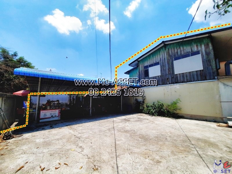 ขายที่ดินพร้อมสิ่งปลูกสร้าง ย่าน ถนนประชาธิปไตย นางสร้อยระย้า พลายแก้ว ต.ท่าพี่เลี้ยง อำเภอเมือง สุพรรณบุรี : ใกล้โกหนุ่มก๊วยเตี๋ยวเนื้อรสเด็ด : 163.5 ตร.วา