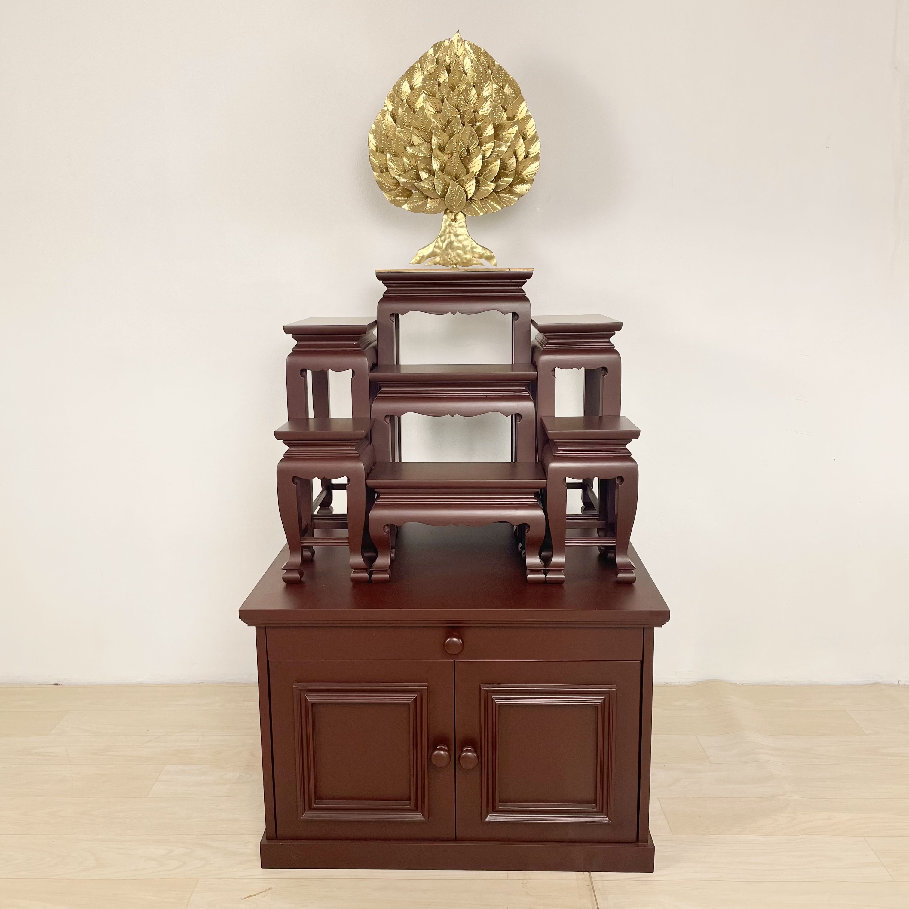 ตู้พระพร้อมโต๊ะหมู่ 7 หน้า 6 ด้านน้ำตาล