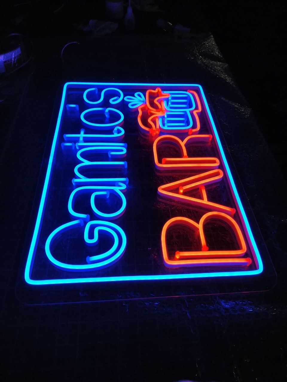 ไฟนีออน เฟค