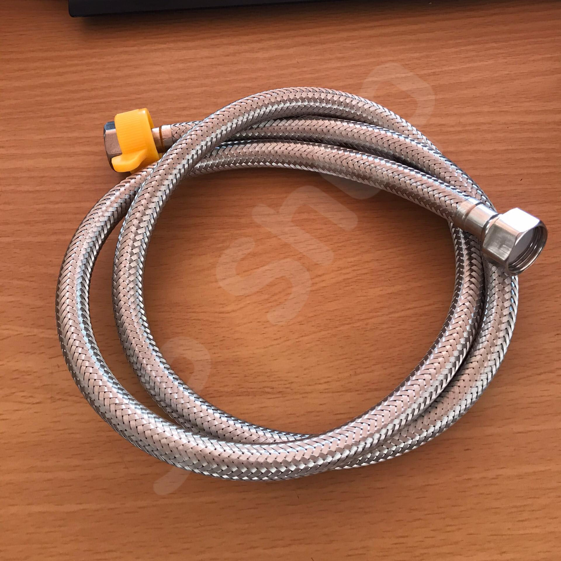 สายน้ำดี ขนาดความยาว 120 ซม. หัวสายสแตนเลส304 เกลียวใน4หุน(1/2") สำหรับต่อน้ำใช้ทั่วไป ห้องน้ำ ห้องครัว #12001