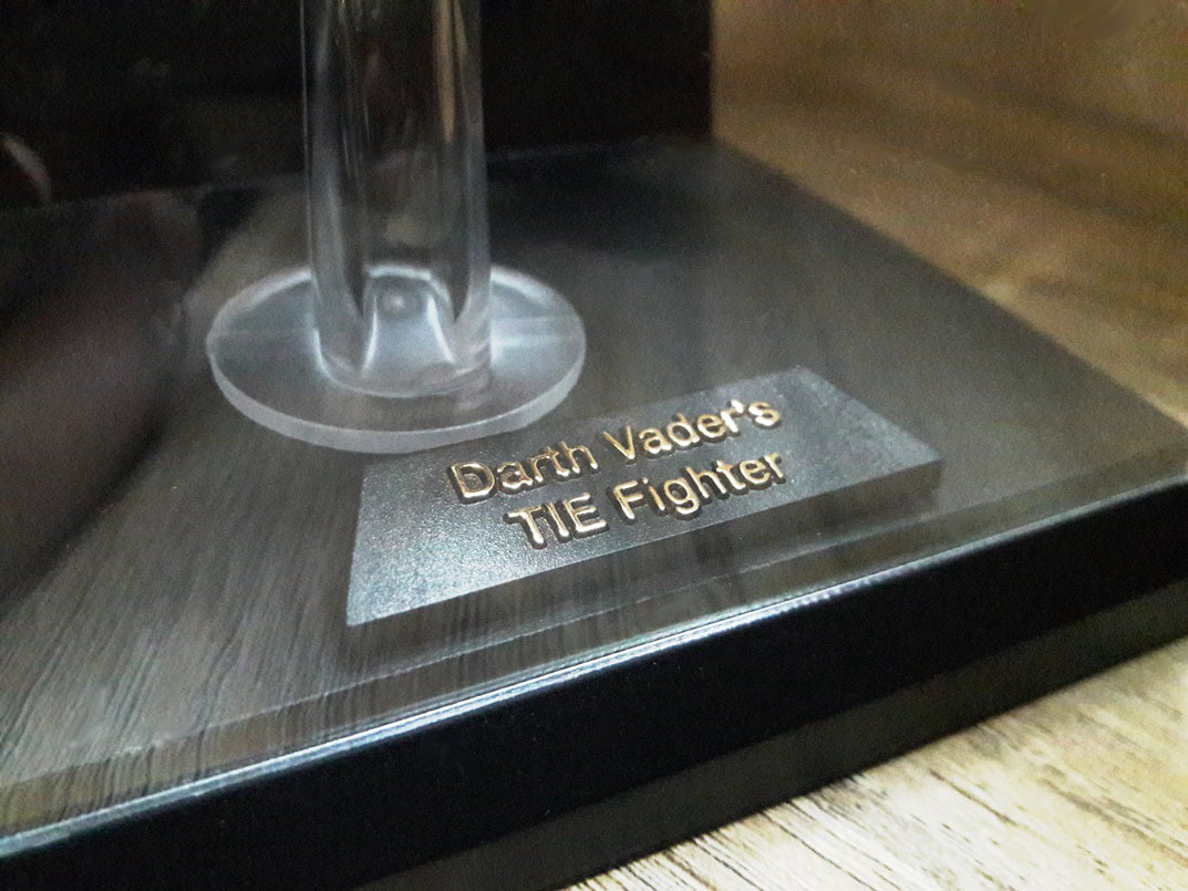 โมเดลชุบทอง 24 K Millennium Falcon & Darth Vader's Tie Fighter - Star Wars