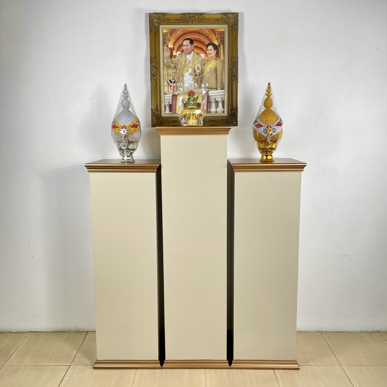 แท่นถวายพระพร สีครีมท็อปพิงก์โกลด์