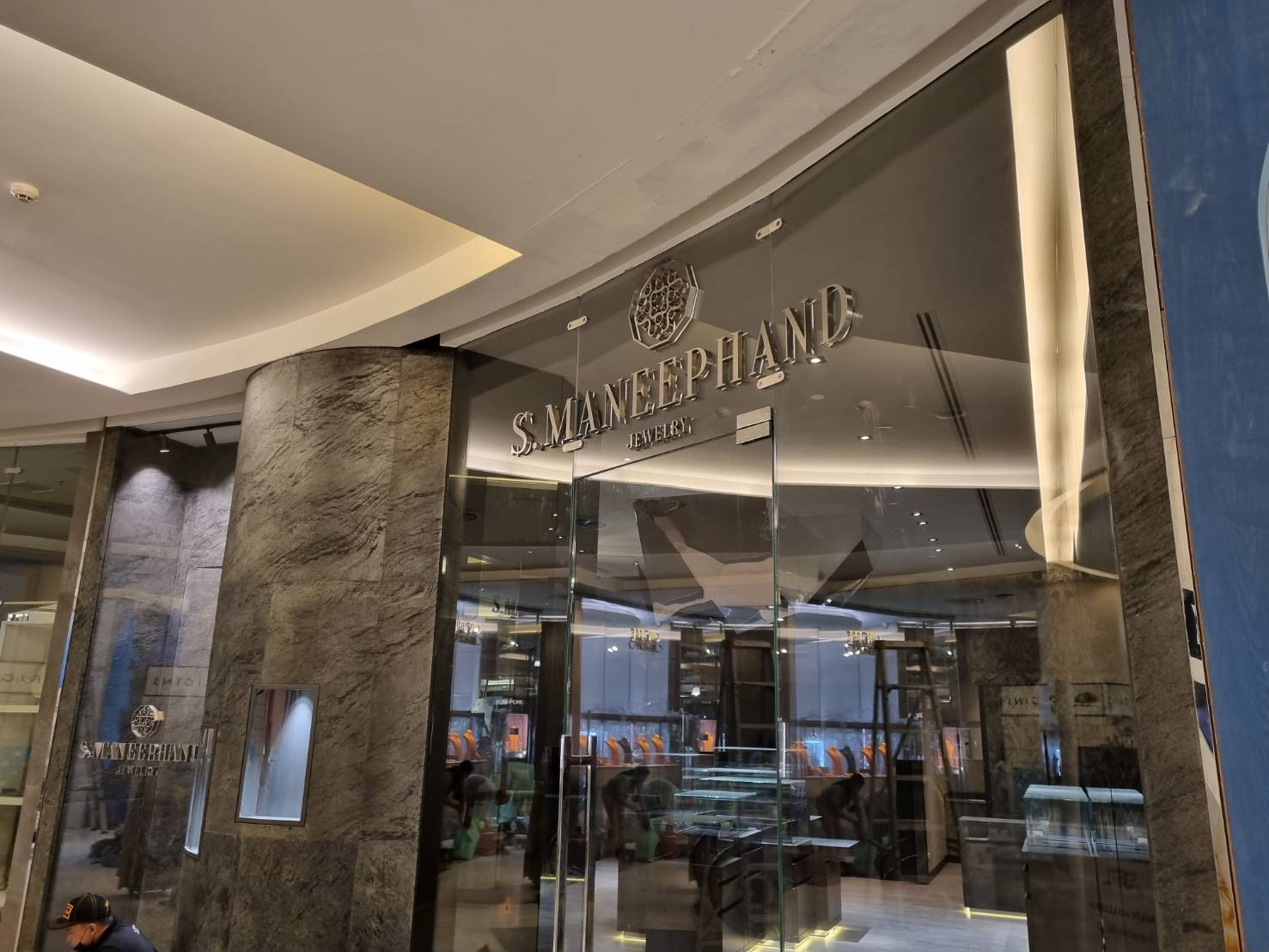 #ป้ายอักษรสแตนเลสแฮร์ไลน์ยกขอบ