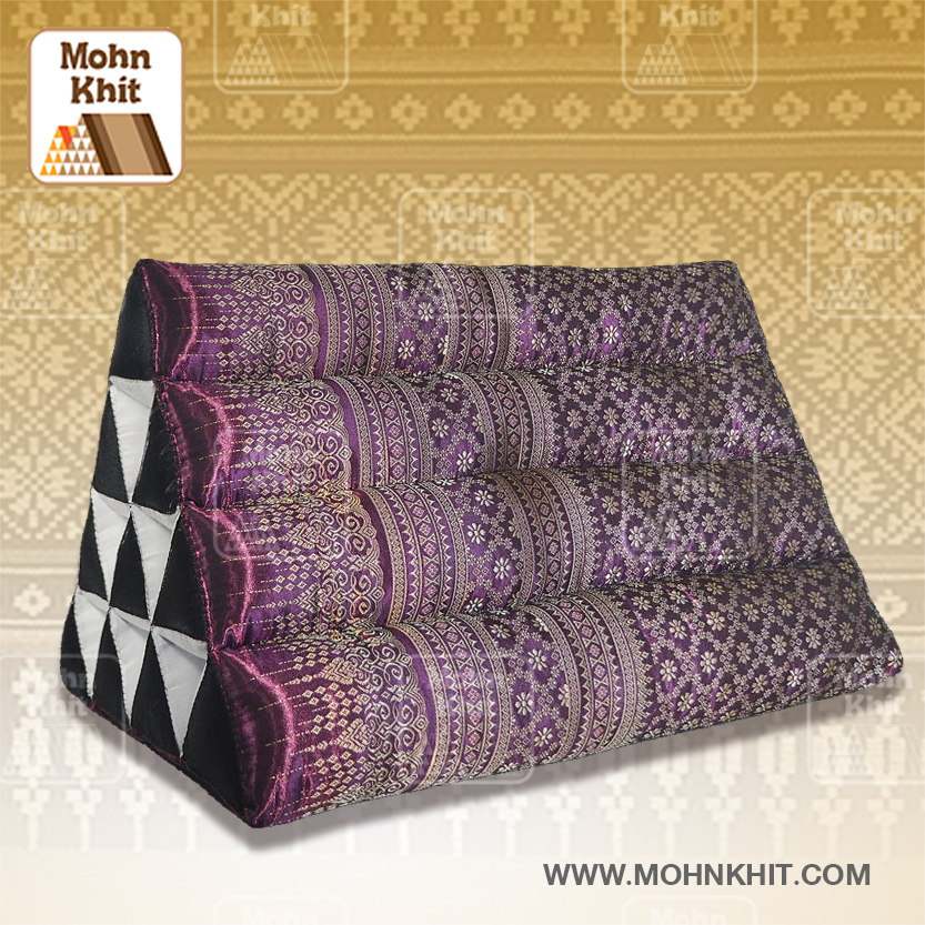 หมอนสามเหลี่ยม15ช่องผ้าไหมดิ้นทอง 55cmx38cmx40cm// Thai Tri-angle Cotton kapok Traditional Floor Cushions.