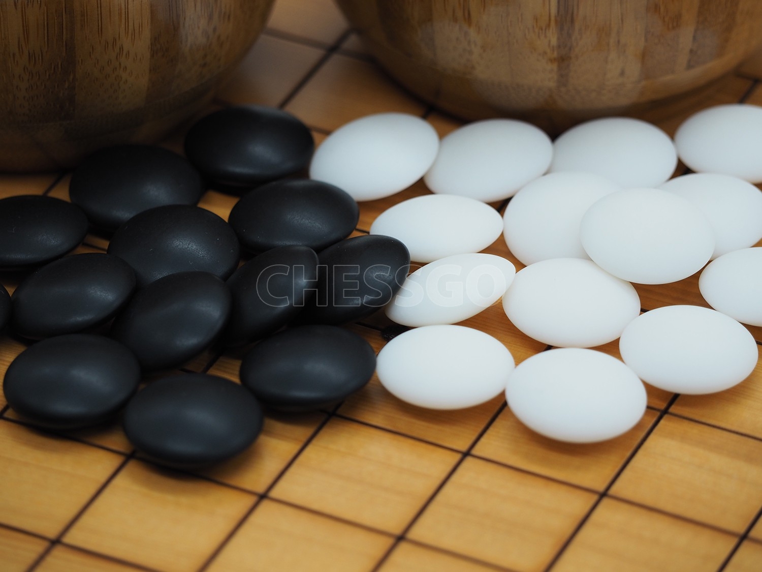 ชุดหมากล้อมไม้ (กระดานไม้ไผ่9เส้น+เม็ดเมลามีน40/40เม็ด+โถไม้ไผ่S)