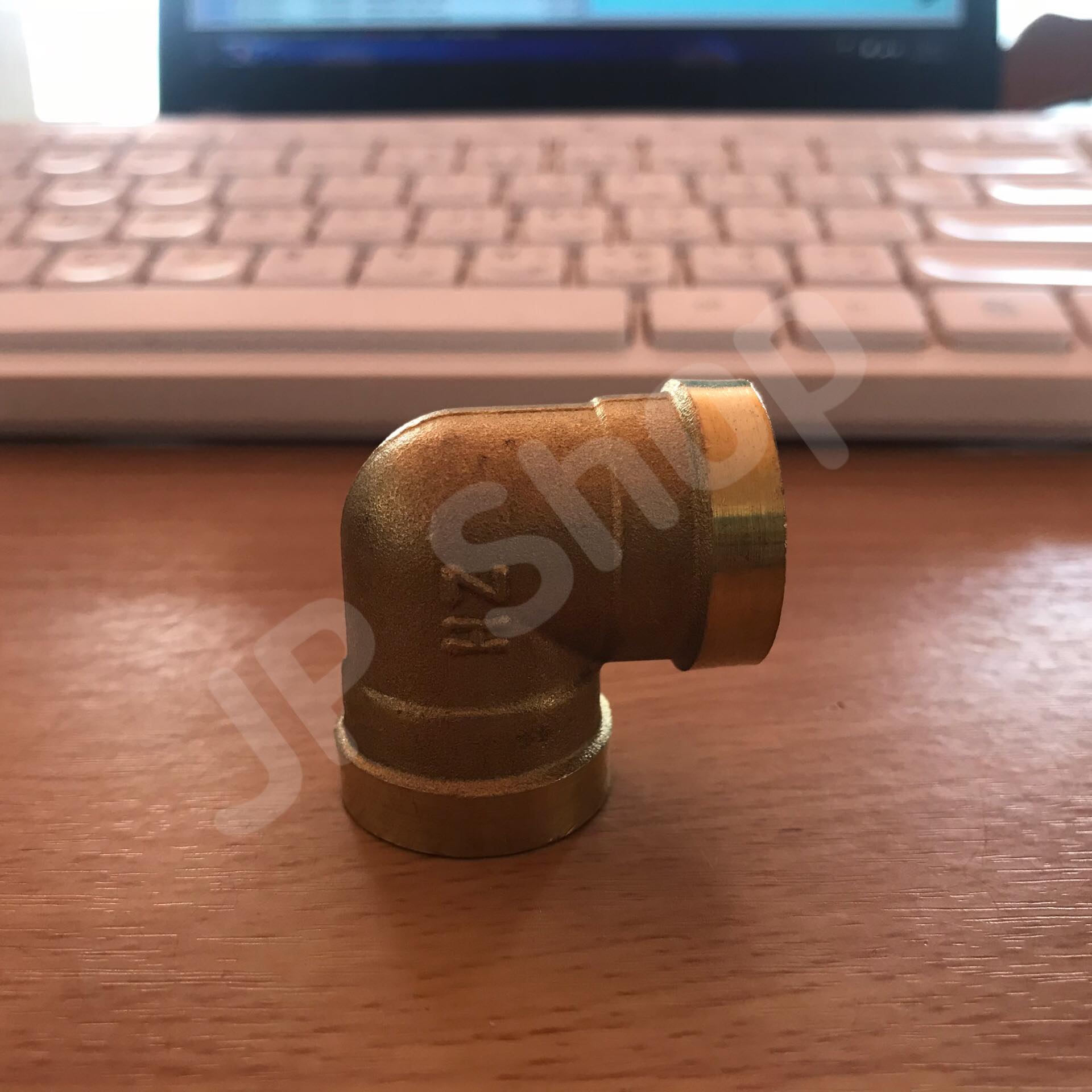 ข้องอทองเหลืองเกลียวในขนาด 4 หุน ข้องอ ทองเหลือง เกลียวใน ข้อต่อ#2354