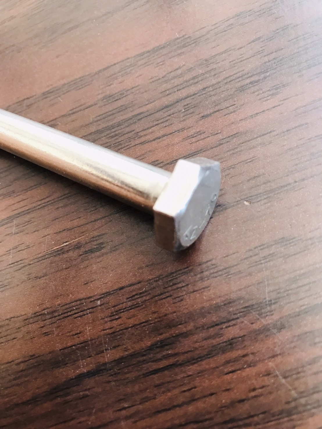 น็อตสแตนเลส หัวเหลี่ยม ขนาด M10 * 100mm #105052