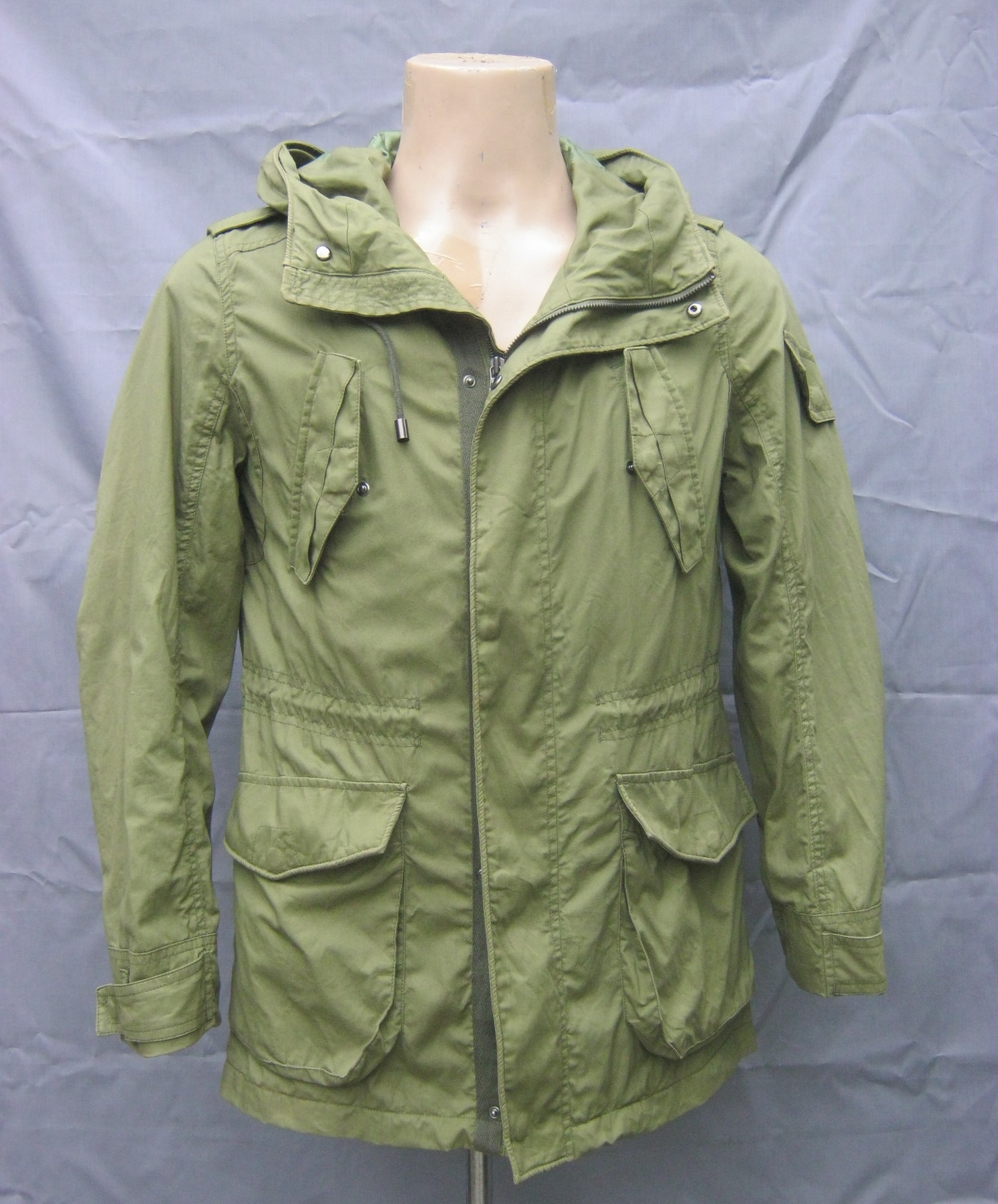 เสื้อปาร์ก้า งานแฟชั่นทหาร