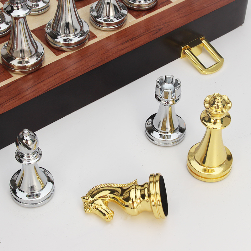 ชุดหมากรุกสากลไม้พับ (ตัวZinc Alloy สีgold & silver) Wooden Chess Set