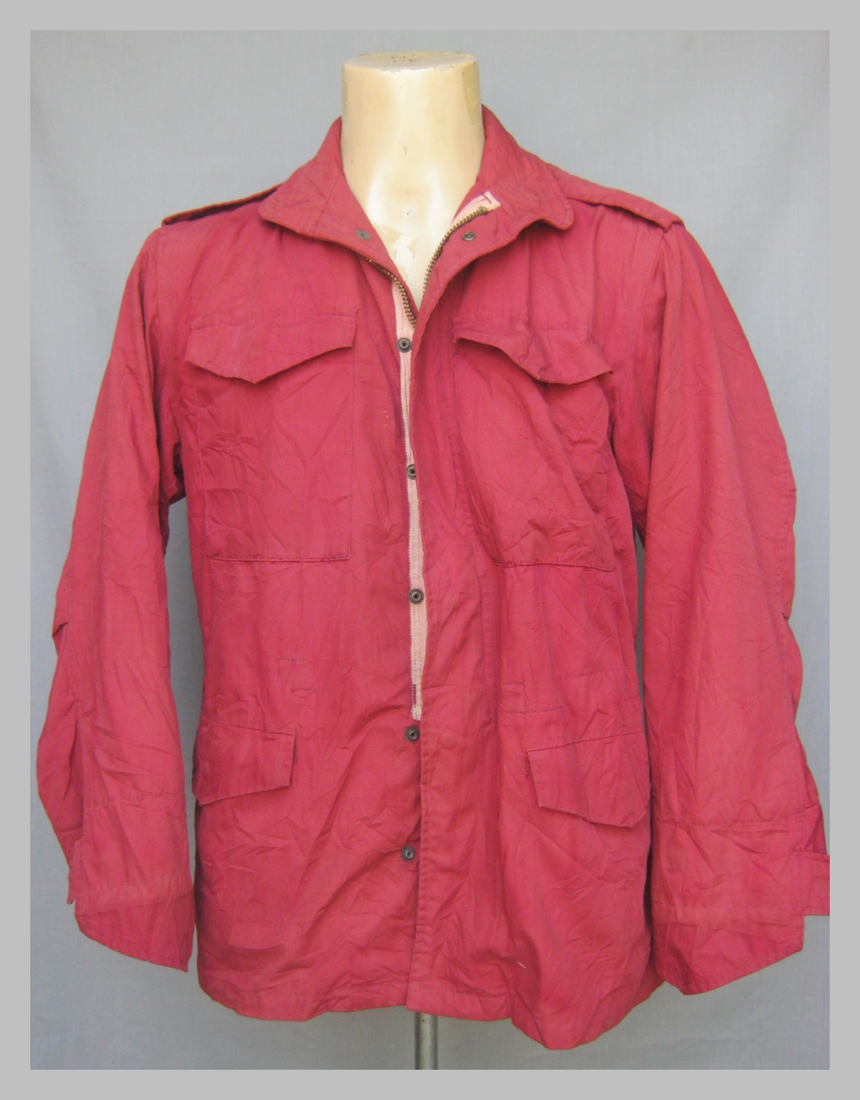 เสื้อทหาร M65 สีแดง