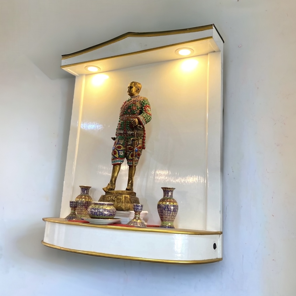 หิ้งซุ้มติดไฟ