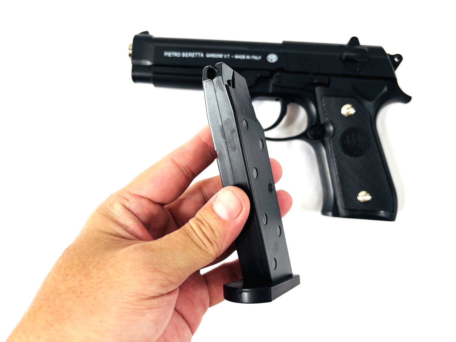 ปืนอัดลมสั้น รุ่น Beretta ระบบชักยิงทีละนัด