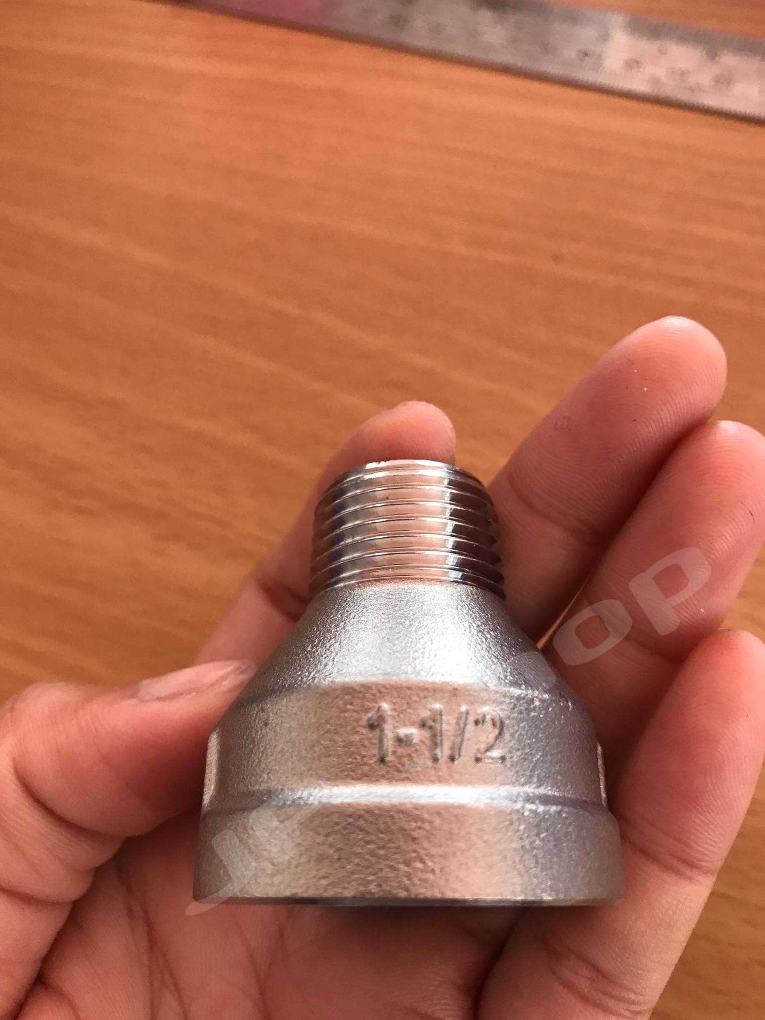 ข้อต่อตรงเกลียวในขนาด 1" เกลียวนอก4หุน สแตนเลส304 #25415