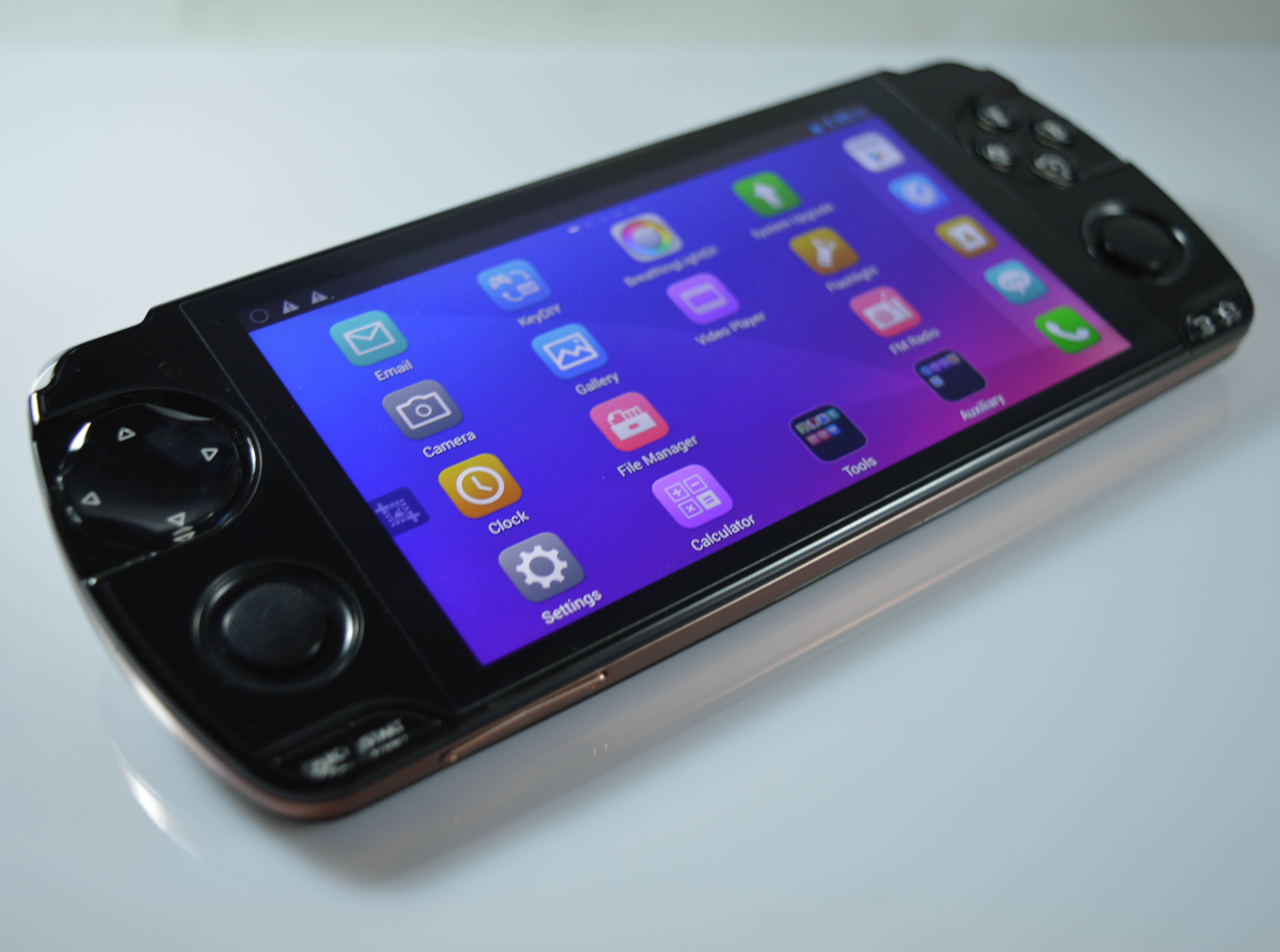 Snail Games โทรศัพท์มือถือ 78P01 Octa core Ram2GB จอ5น้ิว H-IPS พร้อมจอยเกม