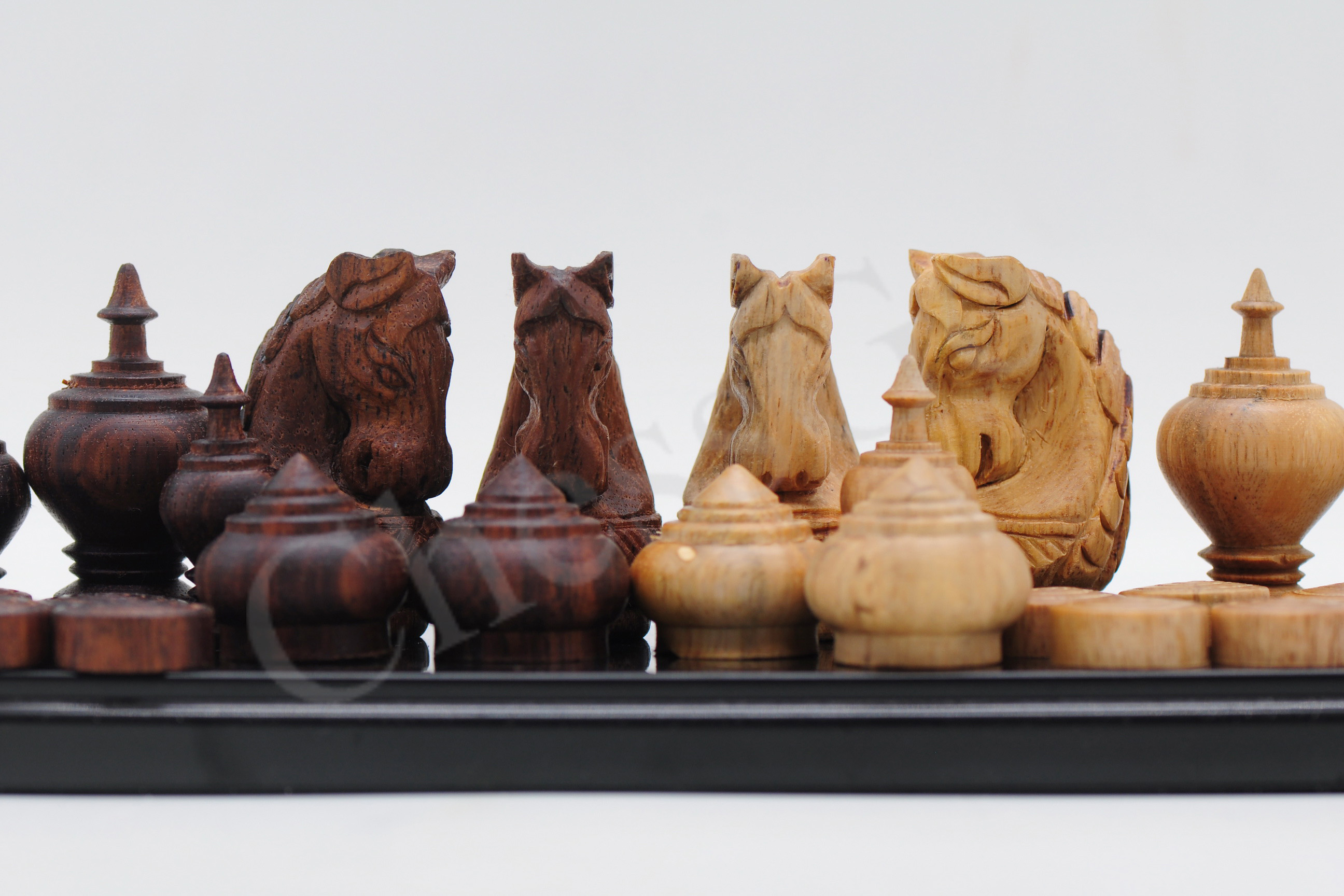 หมากรุกไทยไม้เนื้อแข็งรุ่นมาตรฐาน แบบ3