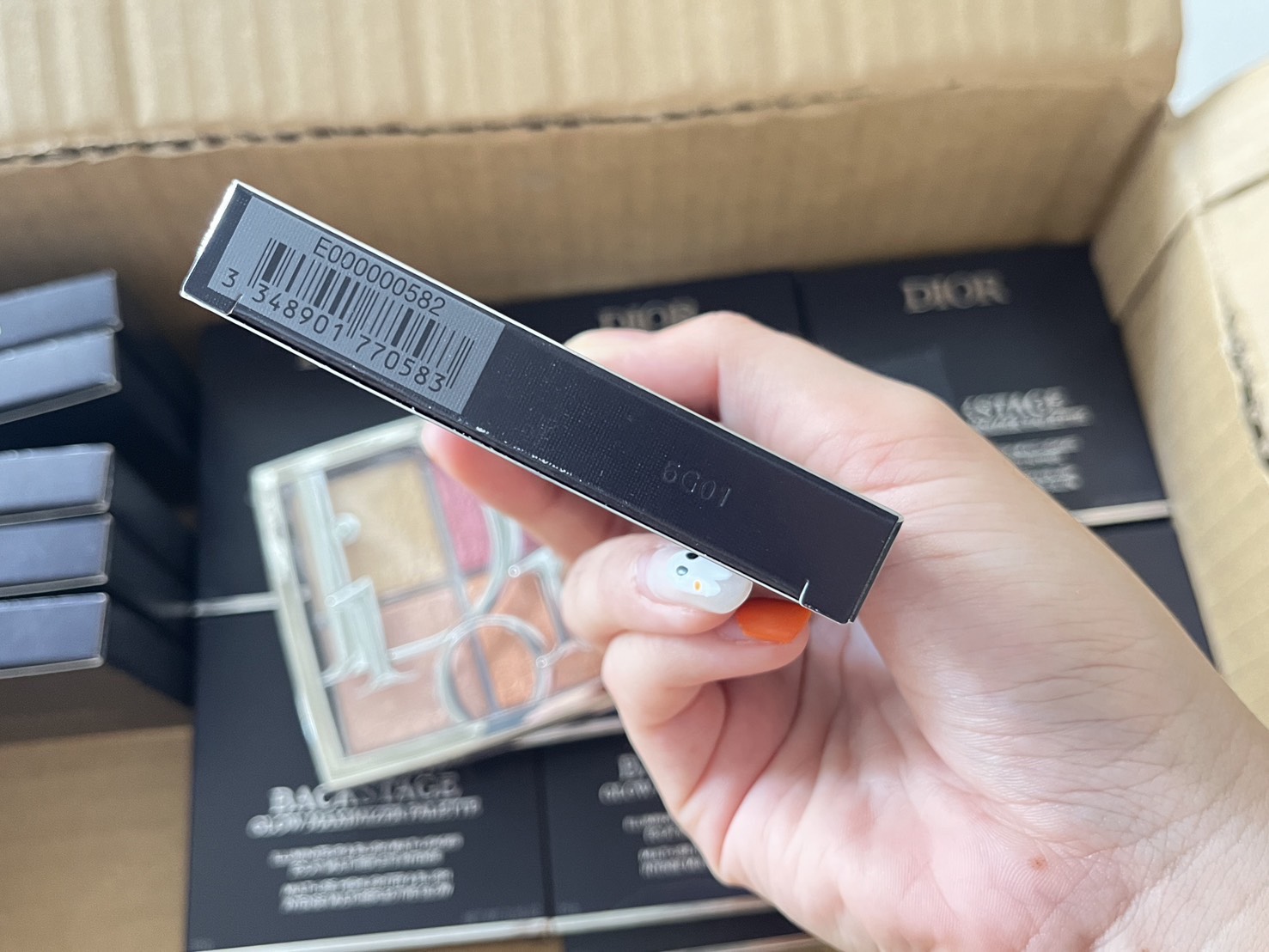 Dior Backstage Glow Maximizer Palette เฉดสี 004 Rose Gold Glow พาเลตต์ไฮไลต์โกลว์ (1ตลับ)