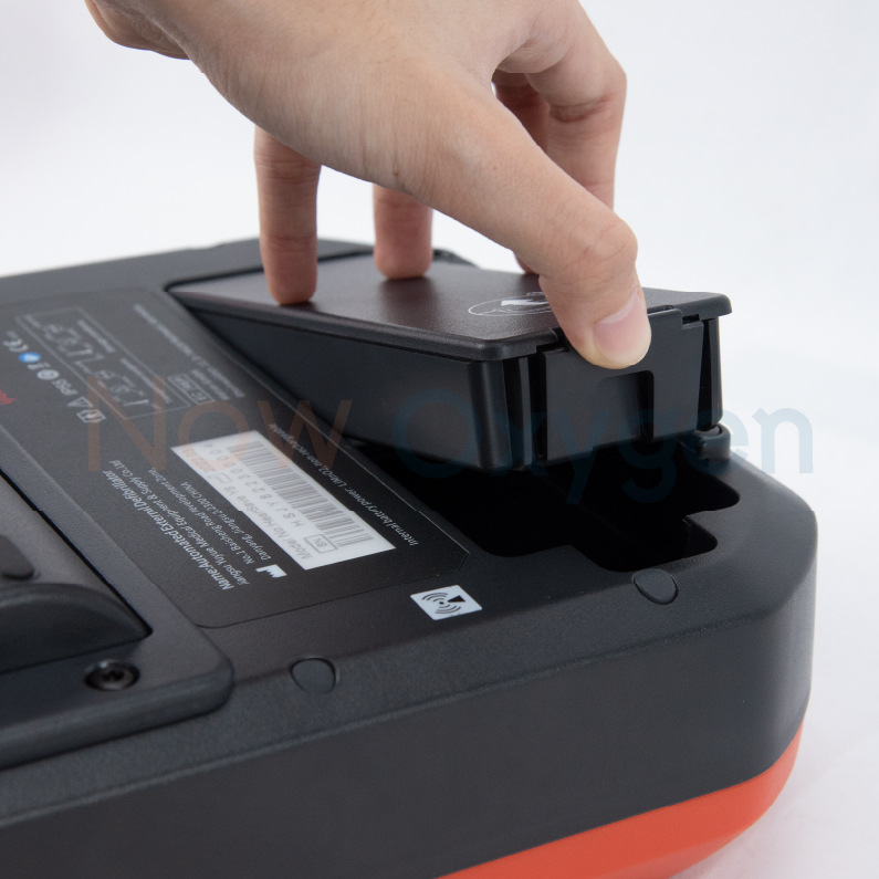 เครื่องกระตุกหัวใจด้วยไฟฟ้าแบบอัตโนมัติ (AED) Yuwell รุ่น HeartSave Y8 + ตู้เก็บ + ฟรีชุดช่วยหายใจมือบีบ ambu bag