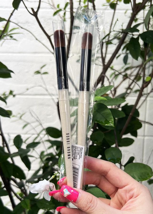 แปรงแป้ง/รองพื้น/และคุชชั่น Bobbi Brown Full Coverage Touch Up (1อัน)