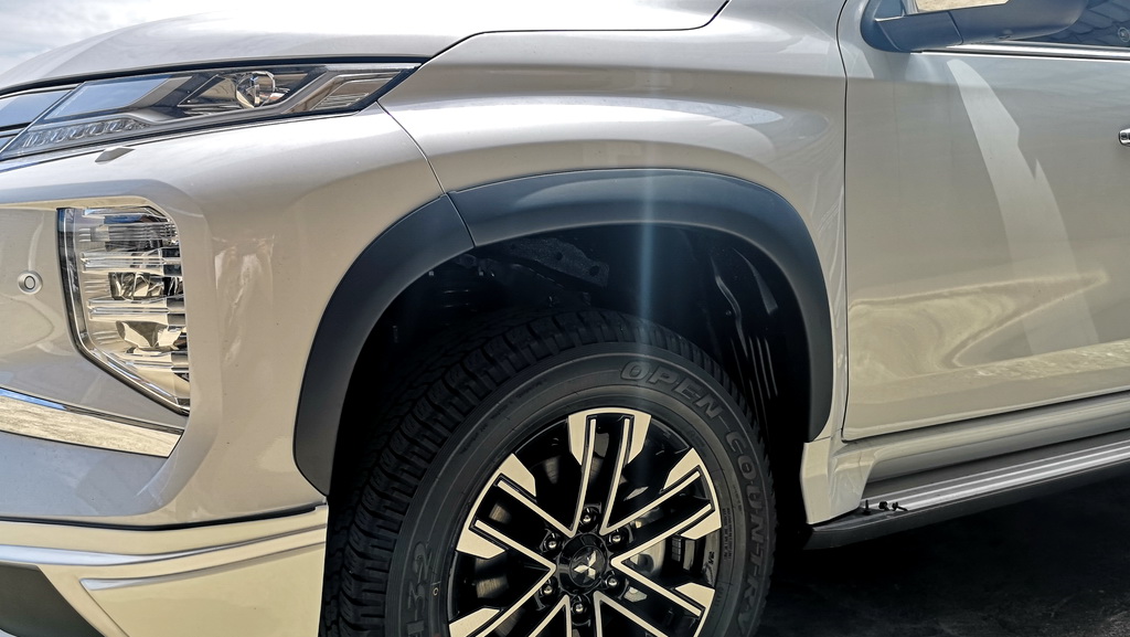 คิ้วล้อ V.2 (ทรงศูนย์) ปาเจโร่ สปอร์ต PAJERO SPORT