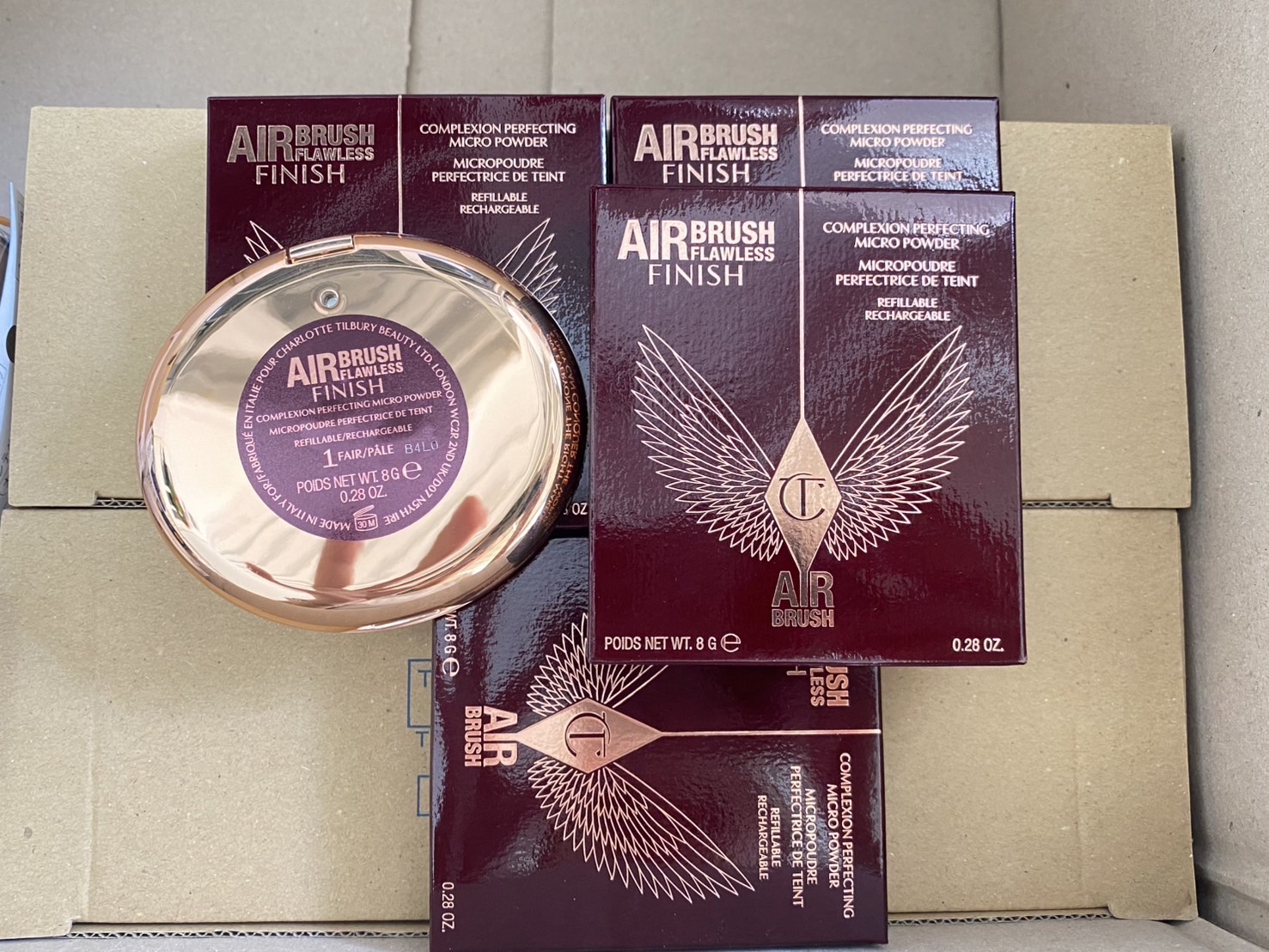 Charlotte Tilbury Airbrush Flawless Finish 8g. แป้งอัดแข็ง ในตำนาน