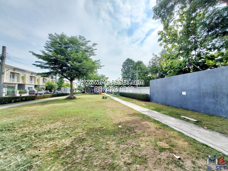 ขายทาวน์เฮ้าส์หลังริม โซนสุวรรณภูมิ-บางนา กม.18 เชื่อมลาดกระบัง บางพลี ใกล้เมกะบางนา ม.หัวเฉียว นิคมอุตสาหกรรม เดินทางสะดวก วงแหวน มอเตอร์เวย์ : มบ.นิรันดร์วิลล์ 10 : 2 ชั้น 19.5 ตร.วา