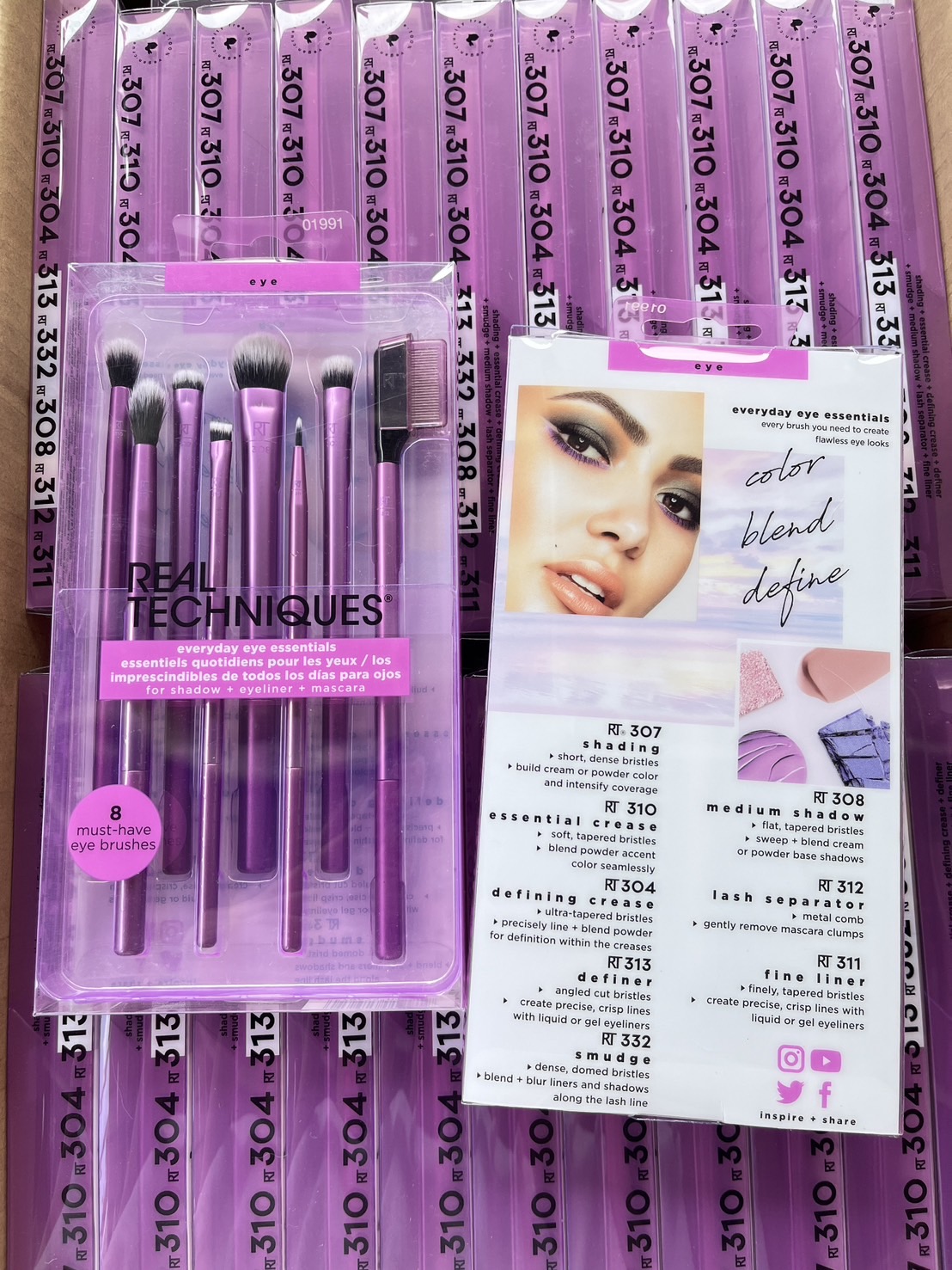 เซตแปรง Real Techniques Everyday Eye Essentials แต่งตา 8 ชิ้น สีม่วง