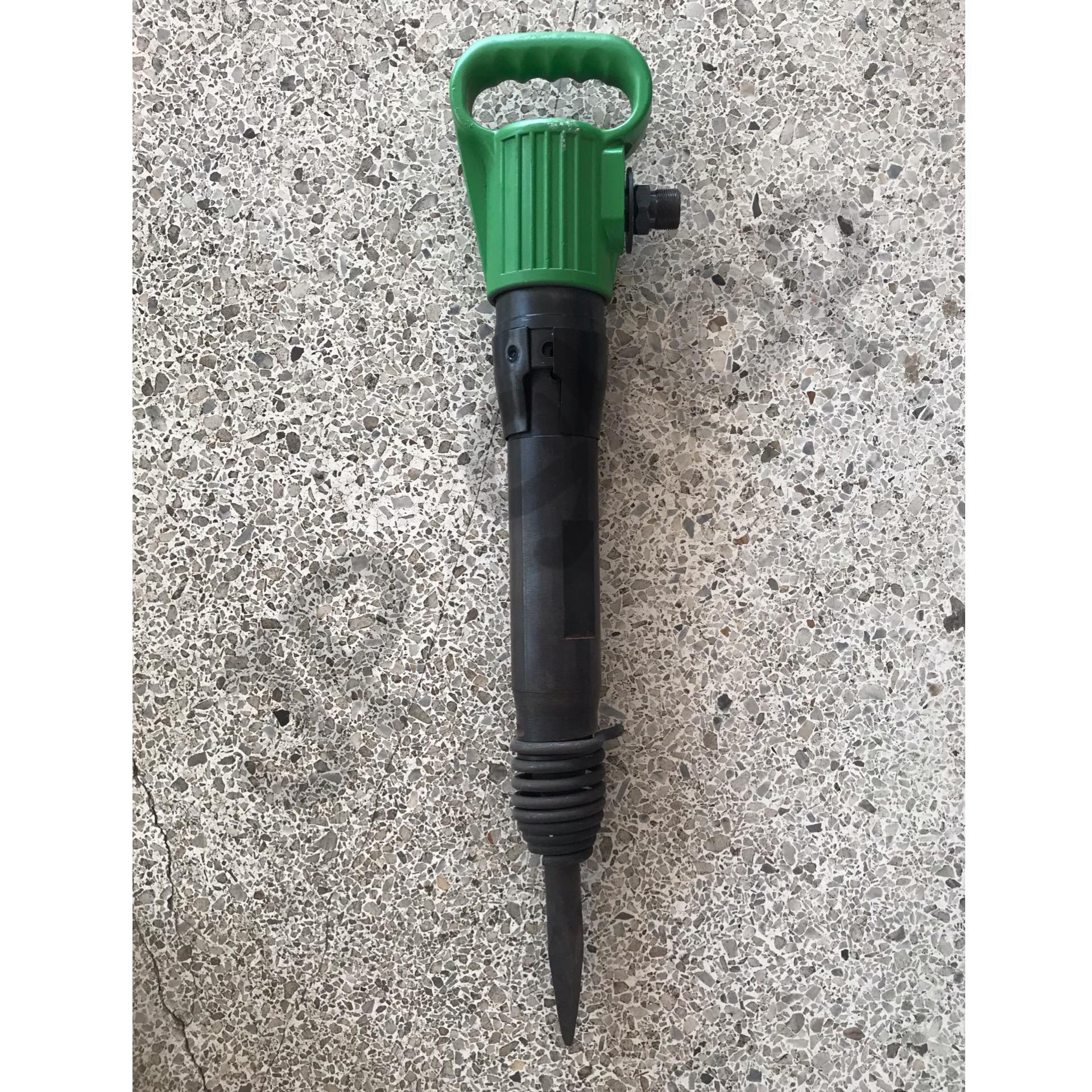 แย็กลม สำหรับแย็คปูนในรถโม่ เครื่องสกัดคอนกรีตใช้ลม เครื่องเจาะคอนกรีต พร้อมเข็มเจาะ ขนาด 540*180*120มม. น้ำหนัก 10 kg. โกดังประเทศไทย