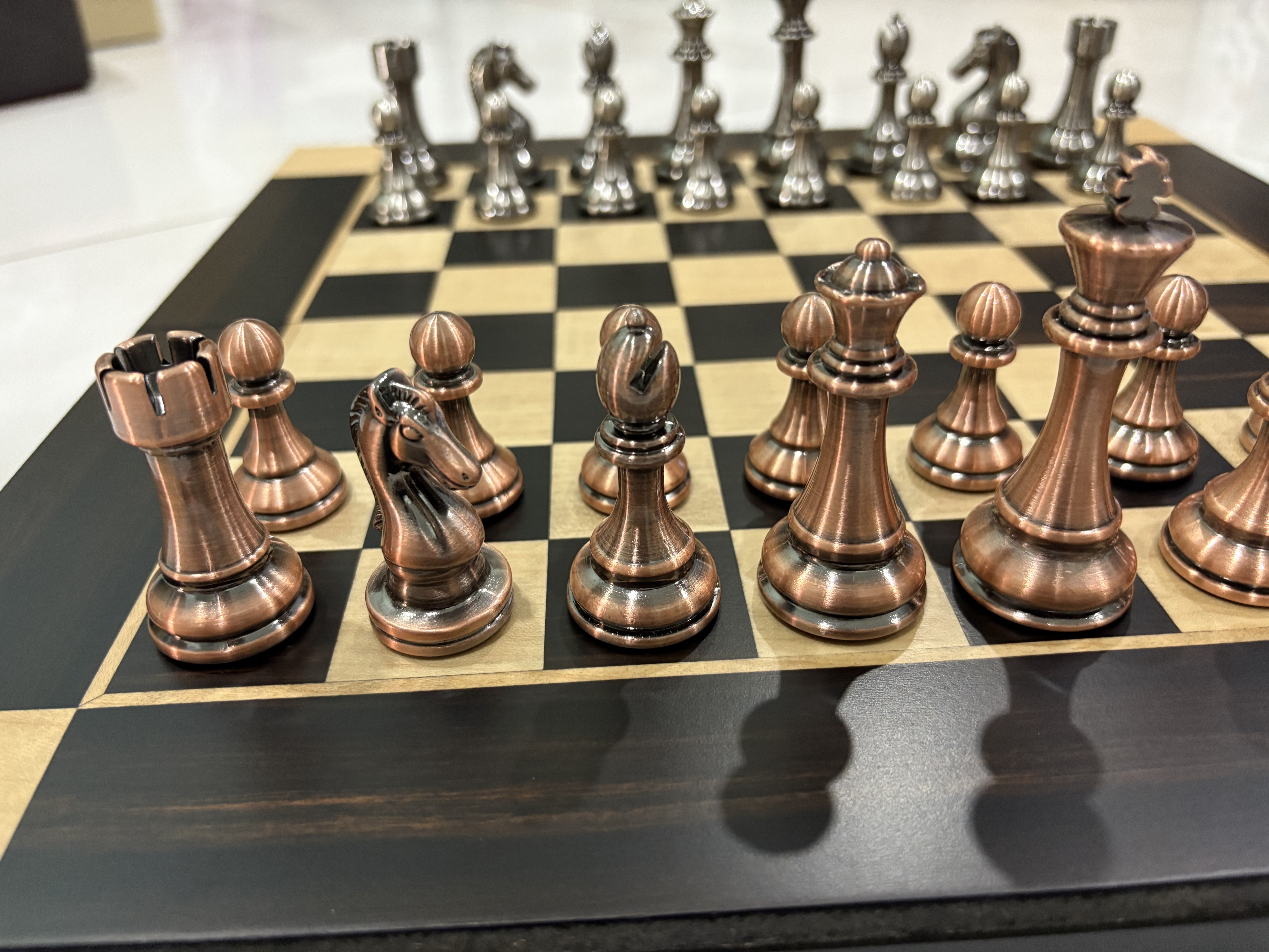 ชุดหมากรุกสากลไม้ebony+maple(ตัวzinc alloy) Gold Knight Wooden Chess Set 8