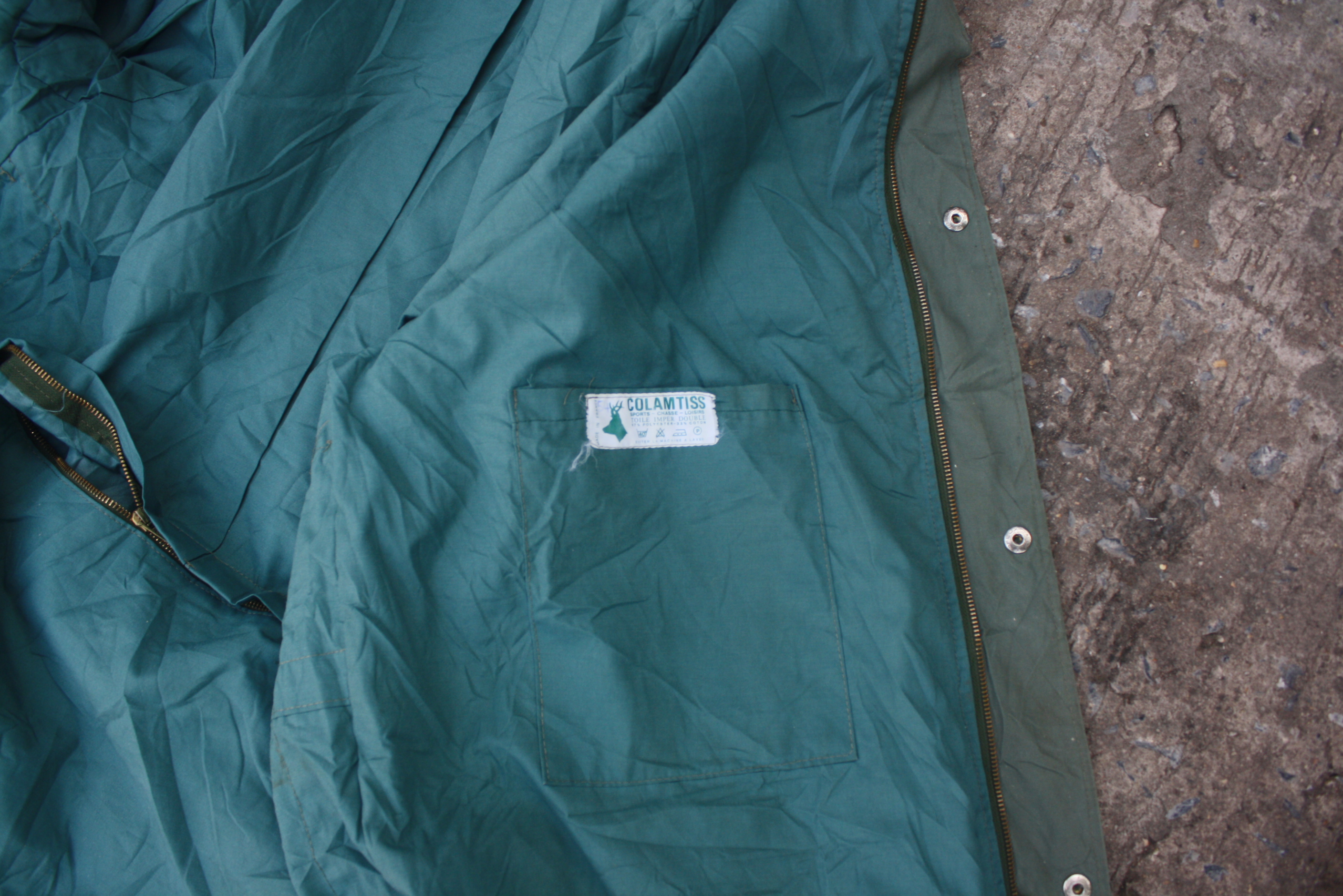 เสื้อเดินป่า ฝรั่งเศส