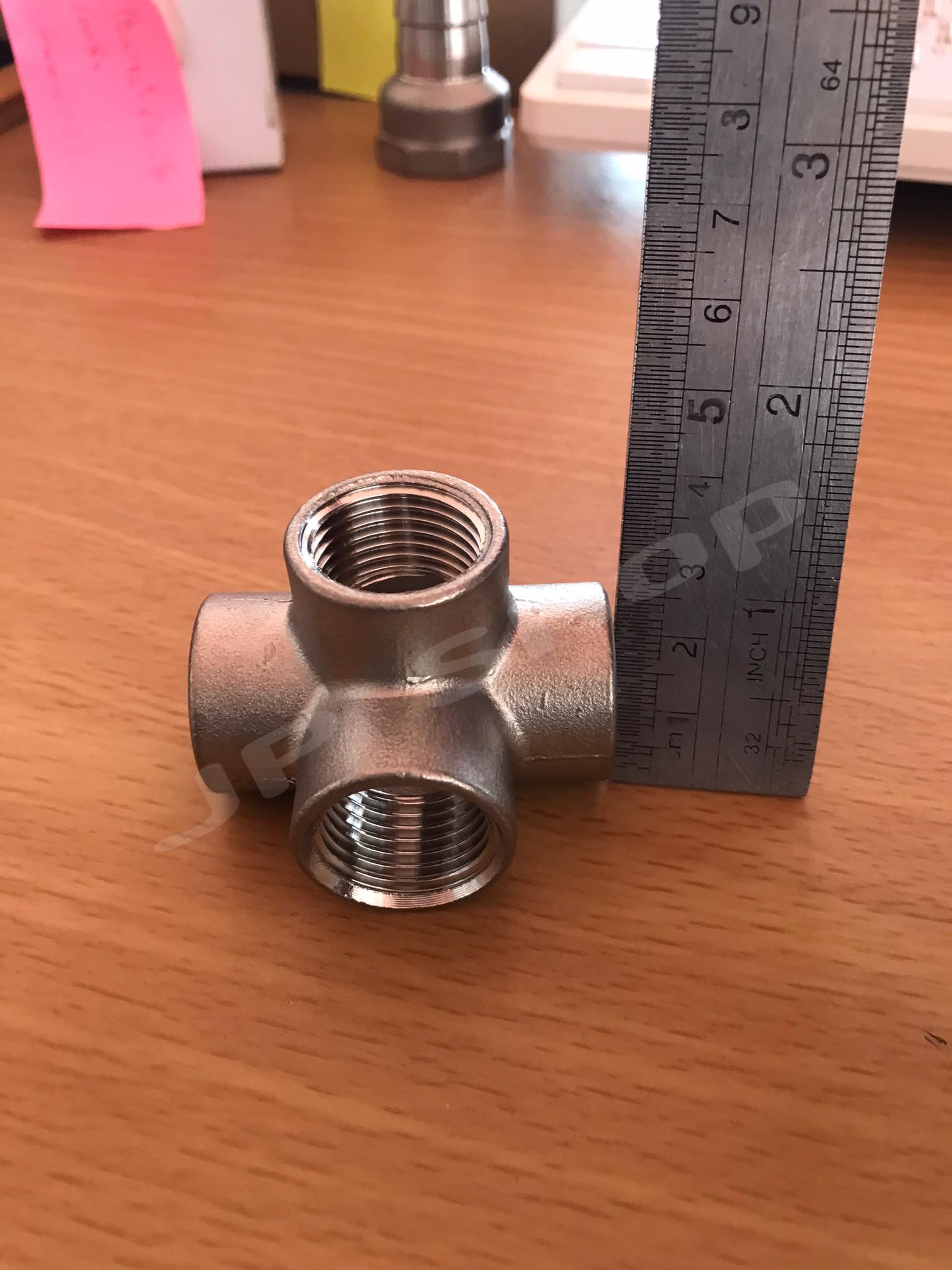 ข้อต่อสี่ทางเกลียวใน ขนาด4หุน สแตนเลส304 #41255