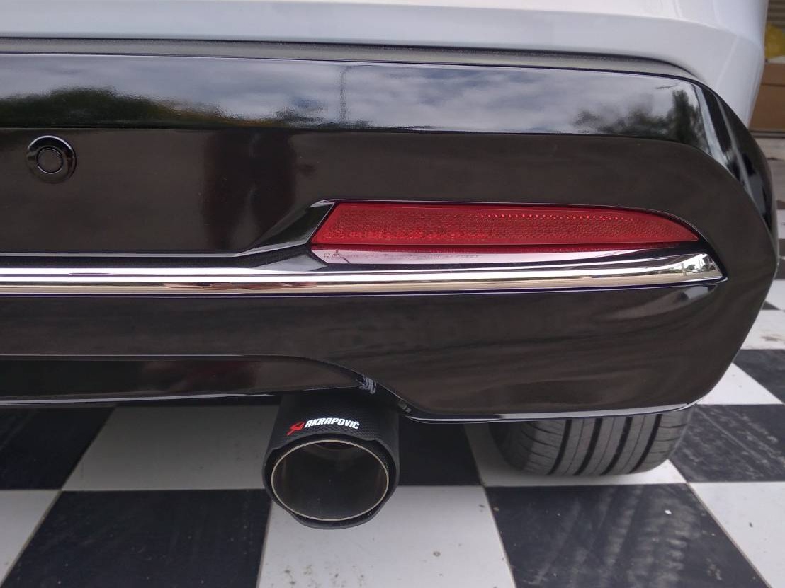 ปลายท่อ ปลอกท่อไอเสีย HR-V e:HEV คาร์บอนแท้ AKAPROVIC