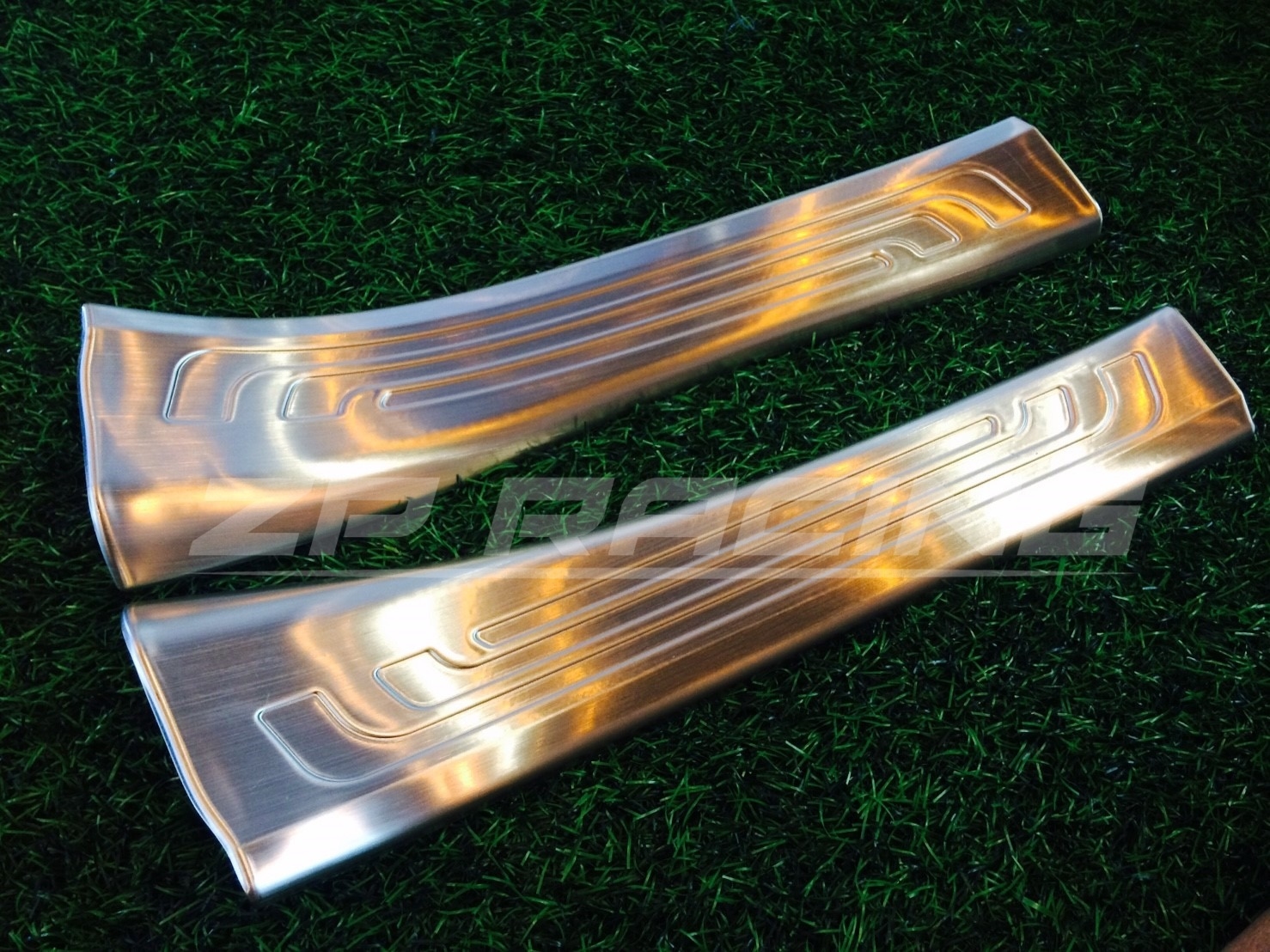 คิ้วบันไดด้านใน CR-V (V.1) สำหรับรถ 5 ที่นั่ง