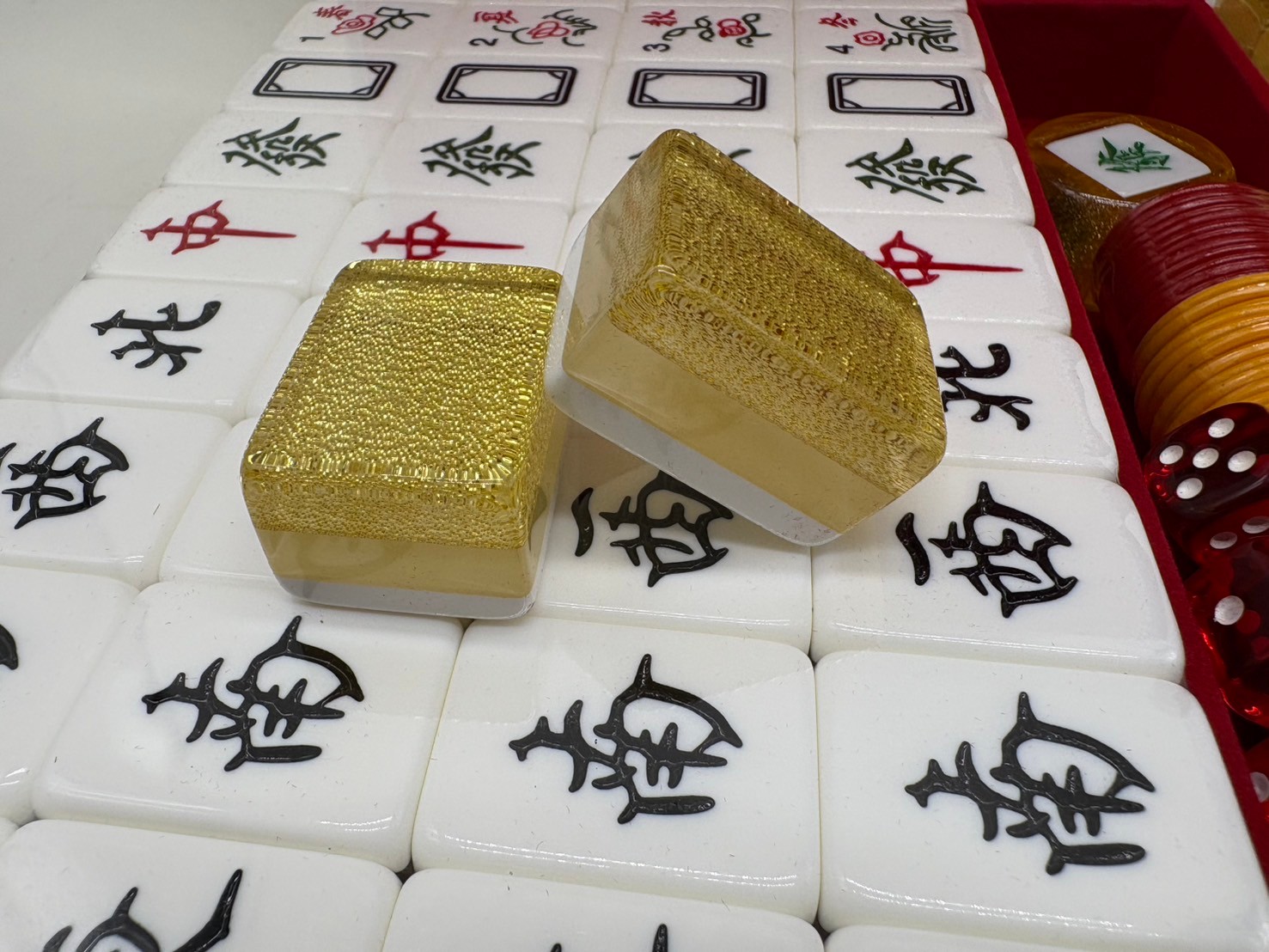 ไพ่นกกระจอกชุดพรีเมี่ยม High Quality Mahjong with Aluminum Box #37 สีทอง