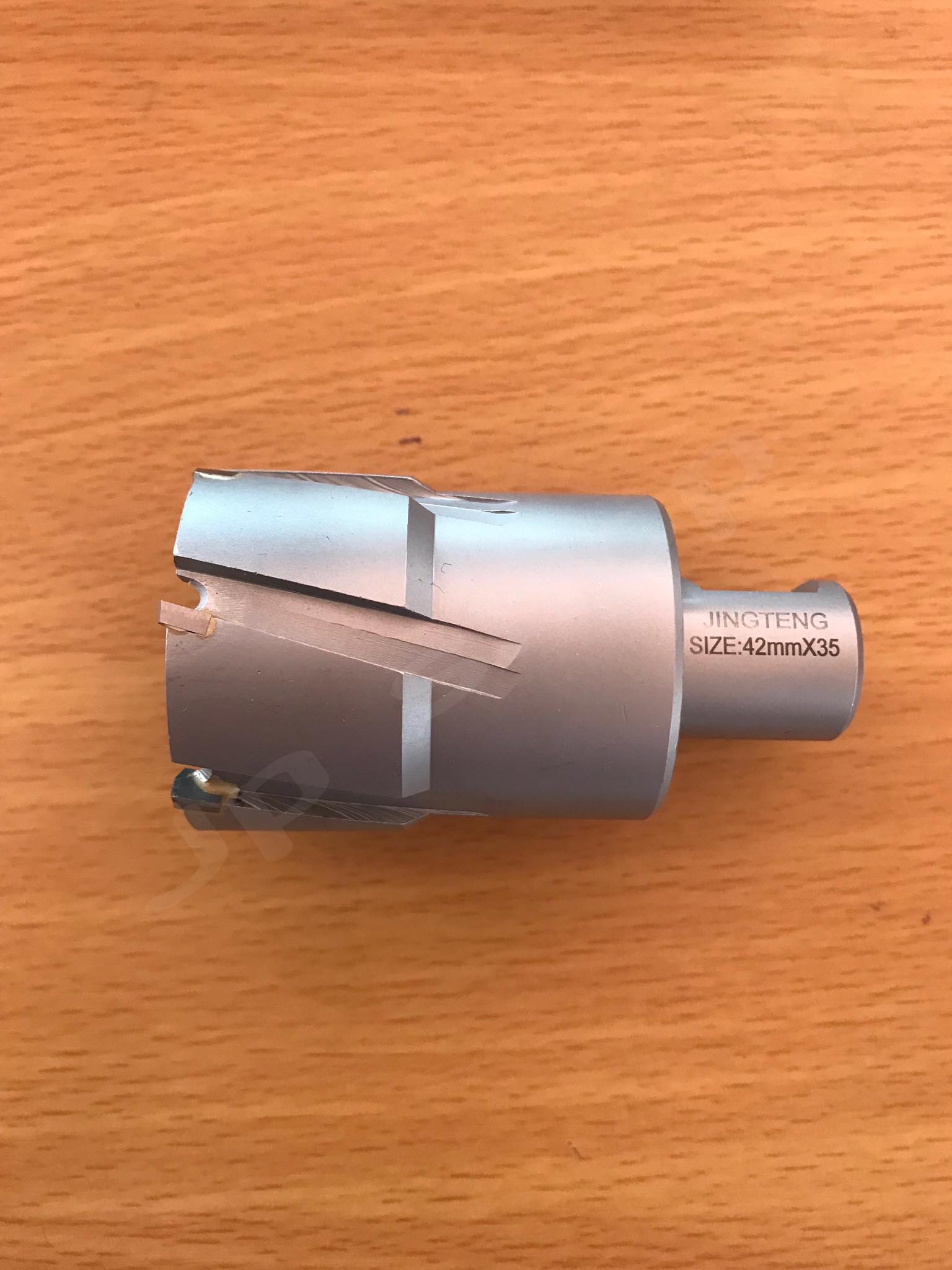 ดอกสว่านเจ็ทบอส แบบโฮลซอว์คาร์ไบสำหรับเจาะเหล็กหนา ด้วยสว่านแม่เหล็กไฟฟ้า ขนาด42*35 มม. #4235