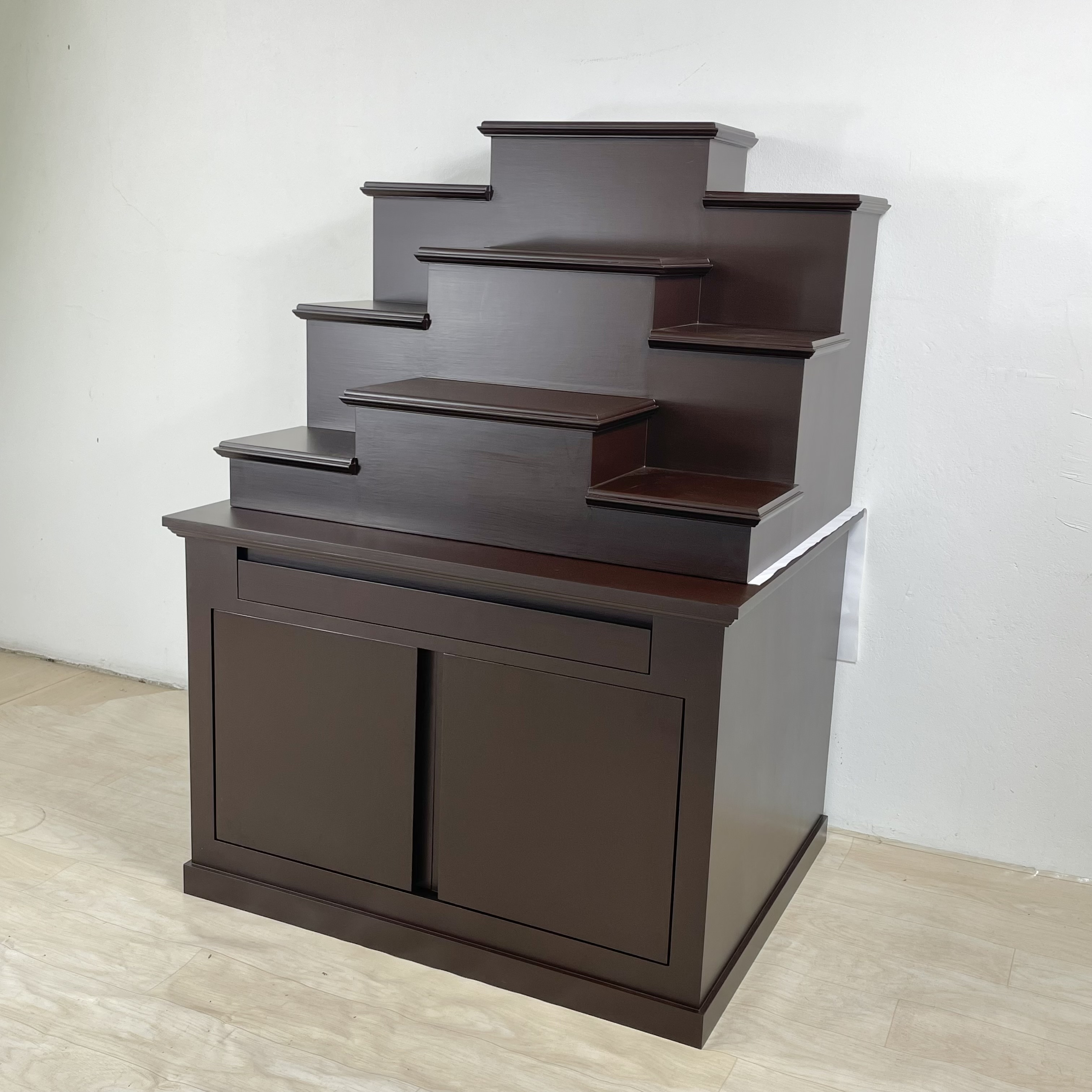 ตู้พระแบบสูง 7x8 ขั้นบันได 9 ขั้น ด้านน้ำตาล