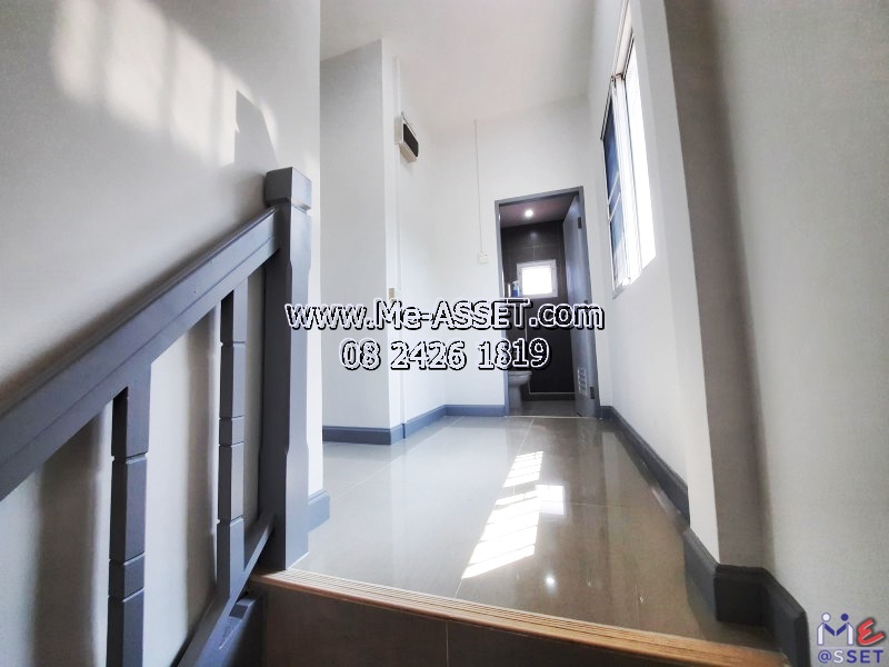 ขายทาวน์เฮ้าส์หลังริม รีโนเวทใหม่ ย่าน ท่าข้าม28 เทียนทะเล7 สะแกงาม บางขุนเทียน พระรามสอง : ม.พิศาล ท่าข้าม28 เฟส 7 : 2 ชั้น 31.3 ตร.วา