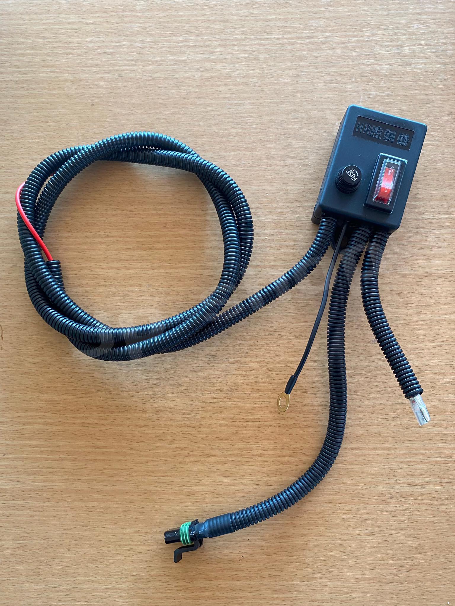 กล่องไฟควบคุมออยคลูเลอร์ รถโม่ปูน 24V #150550