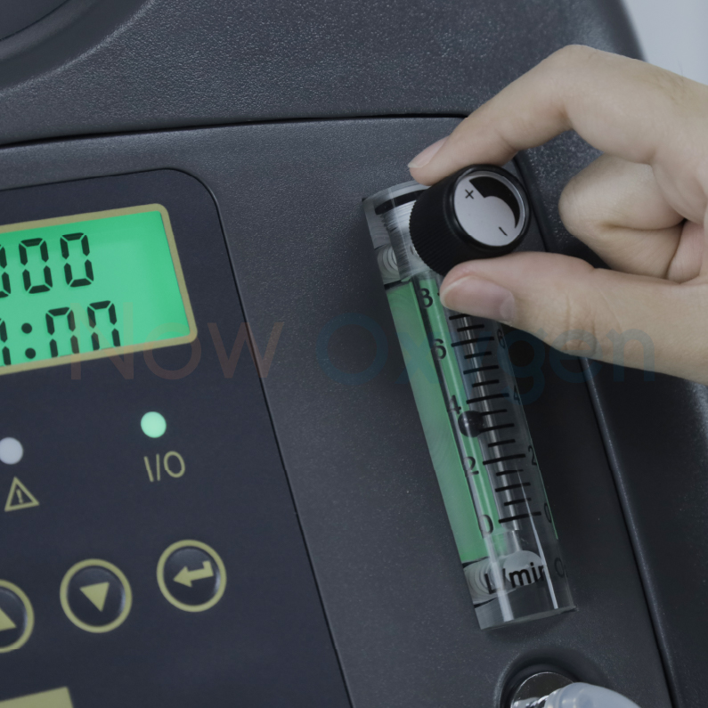 ตู้พักฟื้นสัตว์ขนาด 60*60 ซม. จับคู่กับเครื่องผลิตออกซิเจนขนาด 8 ลิตร Canta V8-WN-NS